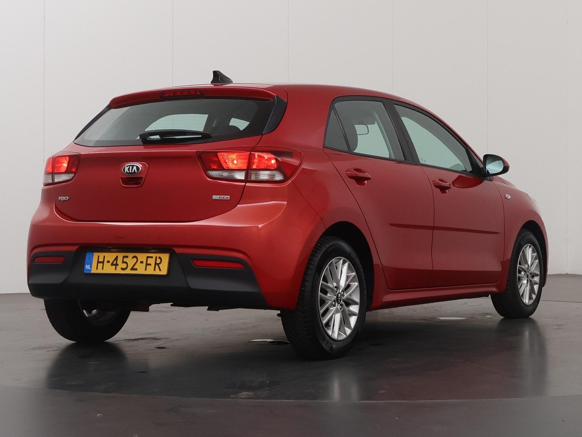 Kia Rio 1.0 TGDI DynamicLine | Navigatie | Parkeercamera | C, Auto's, Voorwielaandrijving, Gebruikt, Euro 6, 1055 kg