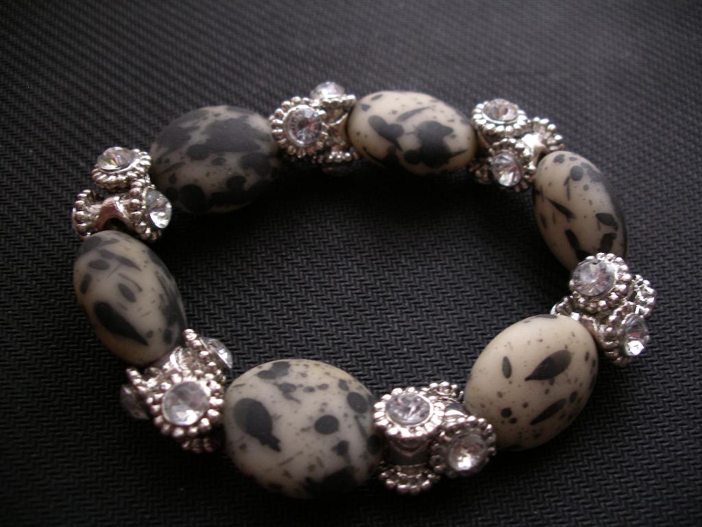 Een mooie Armband met Keramiek en Spacers met Strass, Sieraden, Tassen en Uiterlijk, Antieke sieraden, Verzenden, Overige materialen
