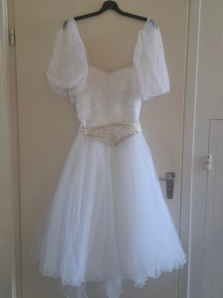 Elegante Trouwjurk met Pofmouwtjes en Kralen, Kleding | Dames, Trouwjurk, Wit, Ophalen of Verzenden, Onbekend