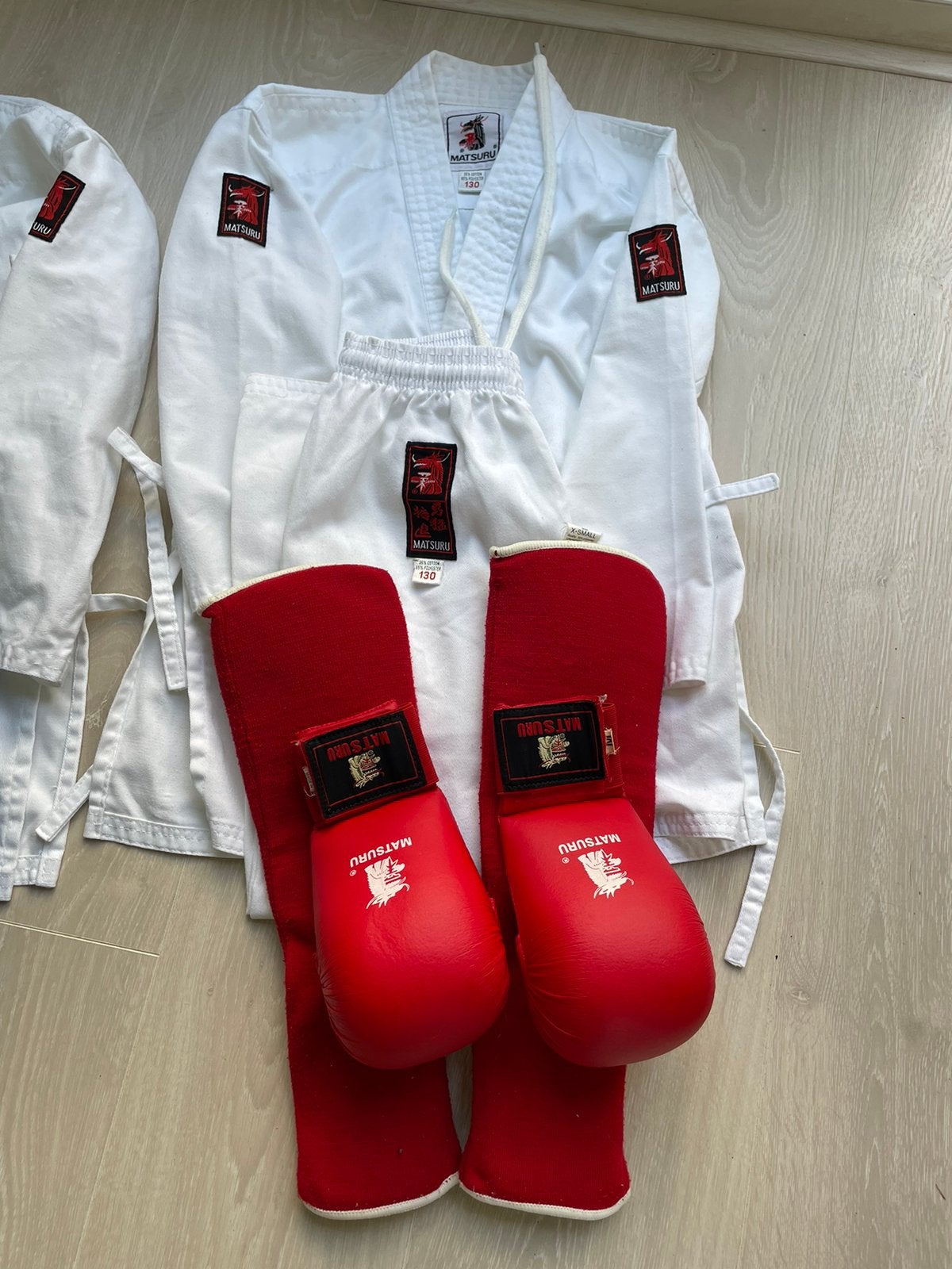 Complete Matsuru karate set – maat 130, Gebruikt, Maat XS of kleiner, Vechtsportpak, Ophalen of Verzenden