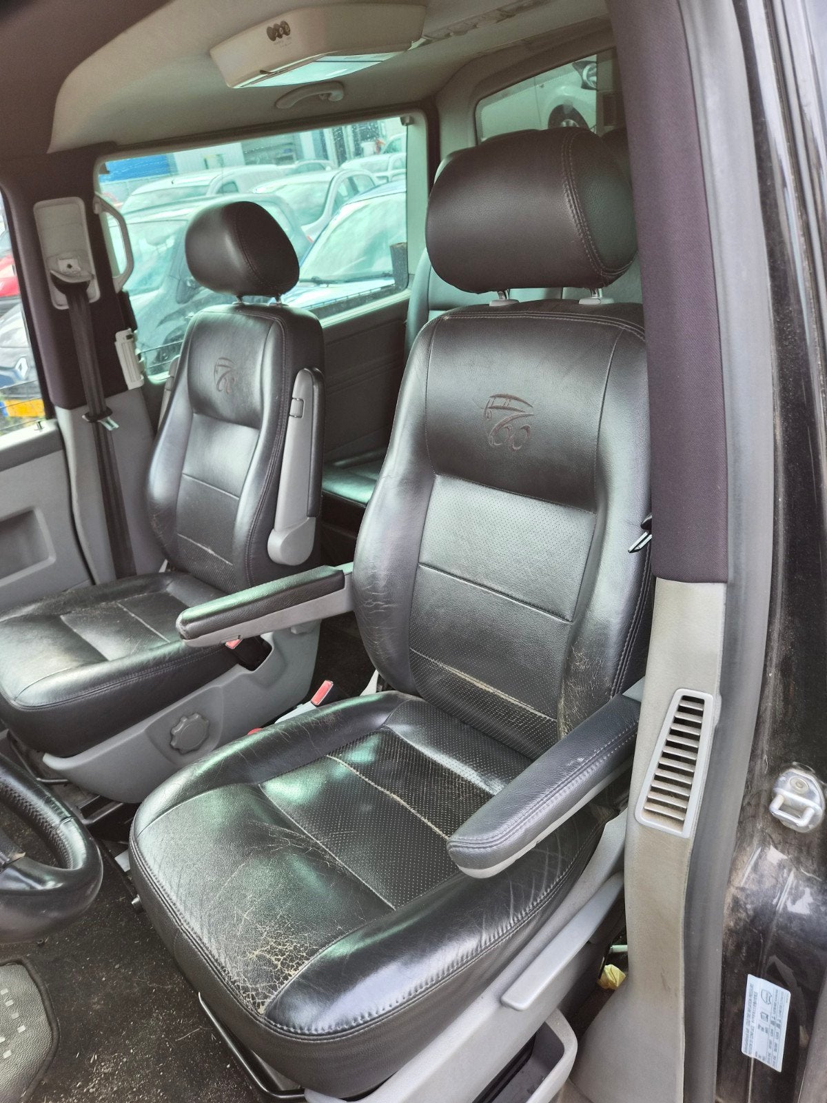 Transporter T5 60 jaren Leder interieur luxe voorstoelen., Ophalen, Gebruikt, Volkswagen