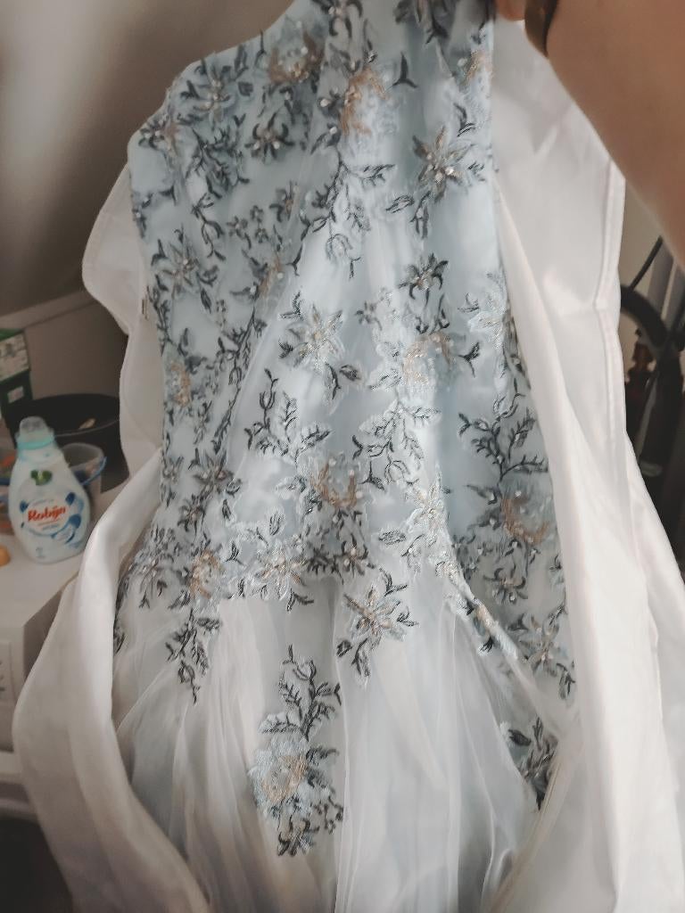 Trouwjurk ijsblauwe kleur voor kleine dame, Trouwjurk, Blauw, Ophalen of Verzenden, Cosmobella