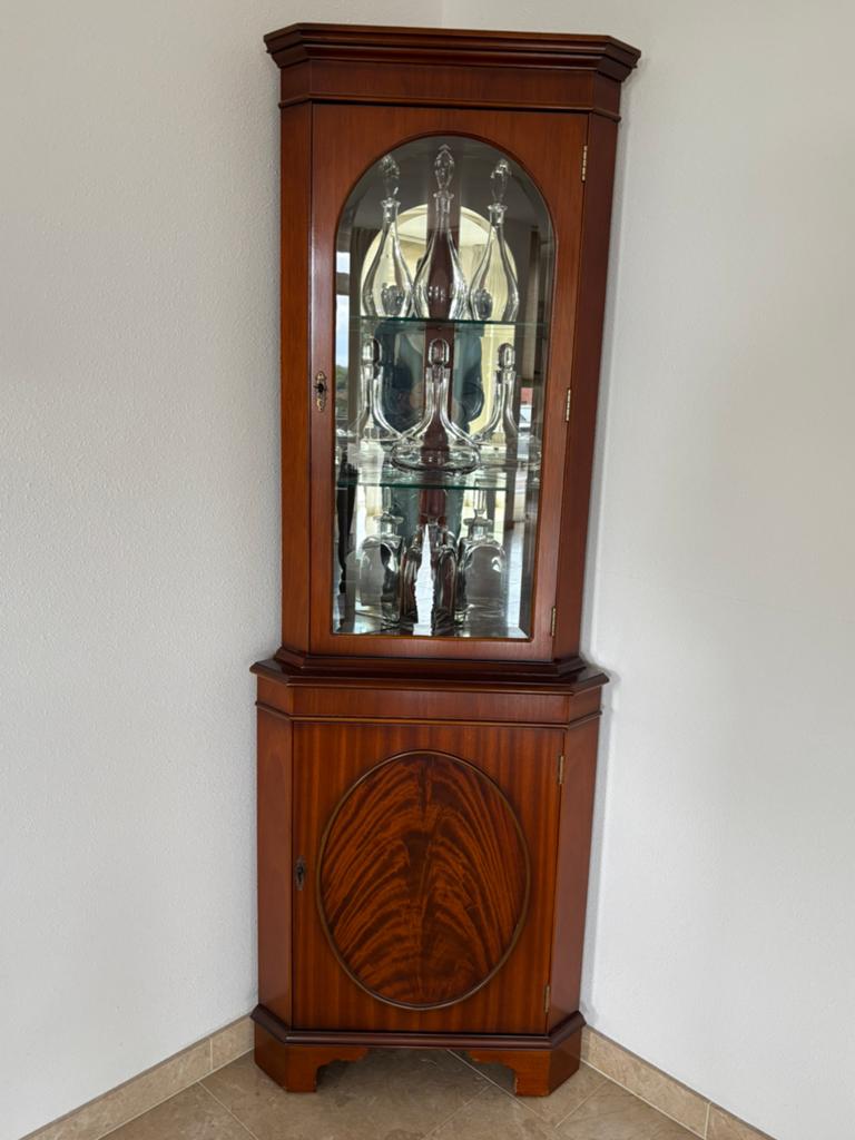 Hoekkastje, Ophalen of Verzenden