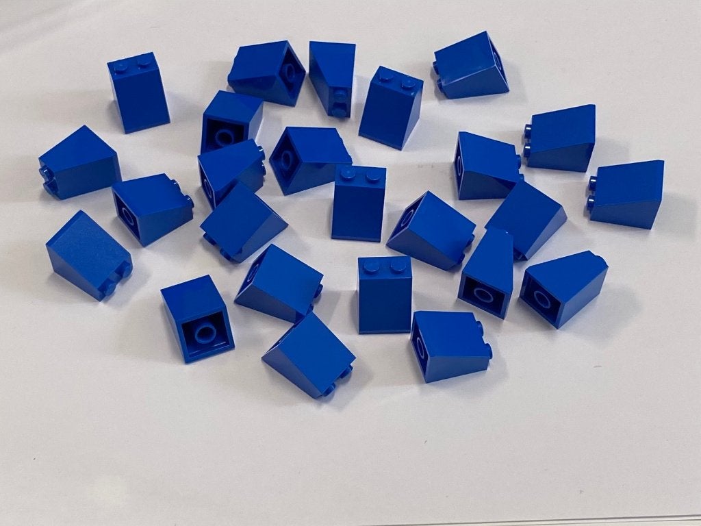 Partij 25x nieuwe 2x2x2 Lego dakpannen in diverse kleuren, Overige thema's, Lego, Nieuw, Ophalen of Verzenden