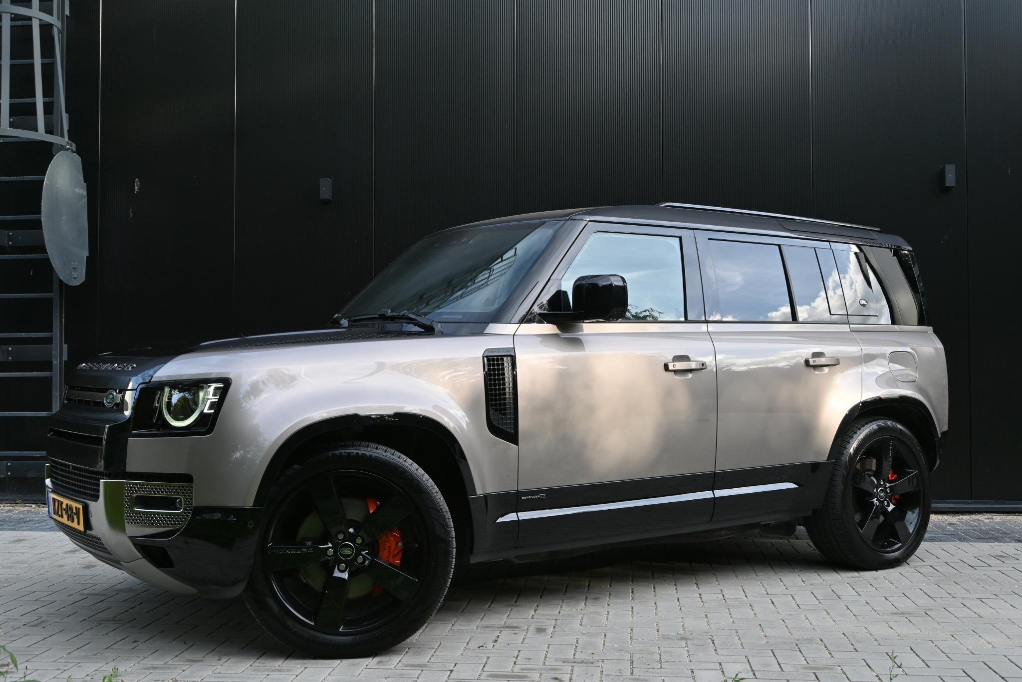 Land Rover Defender 110 P400E Defender-X Full, open dak, Automaat, Dealer onderhouden, Stof, Gebruikt