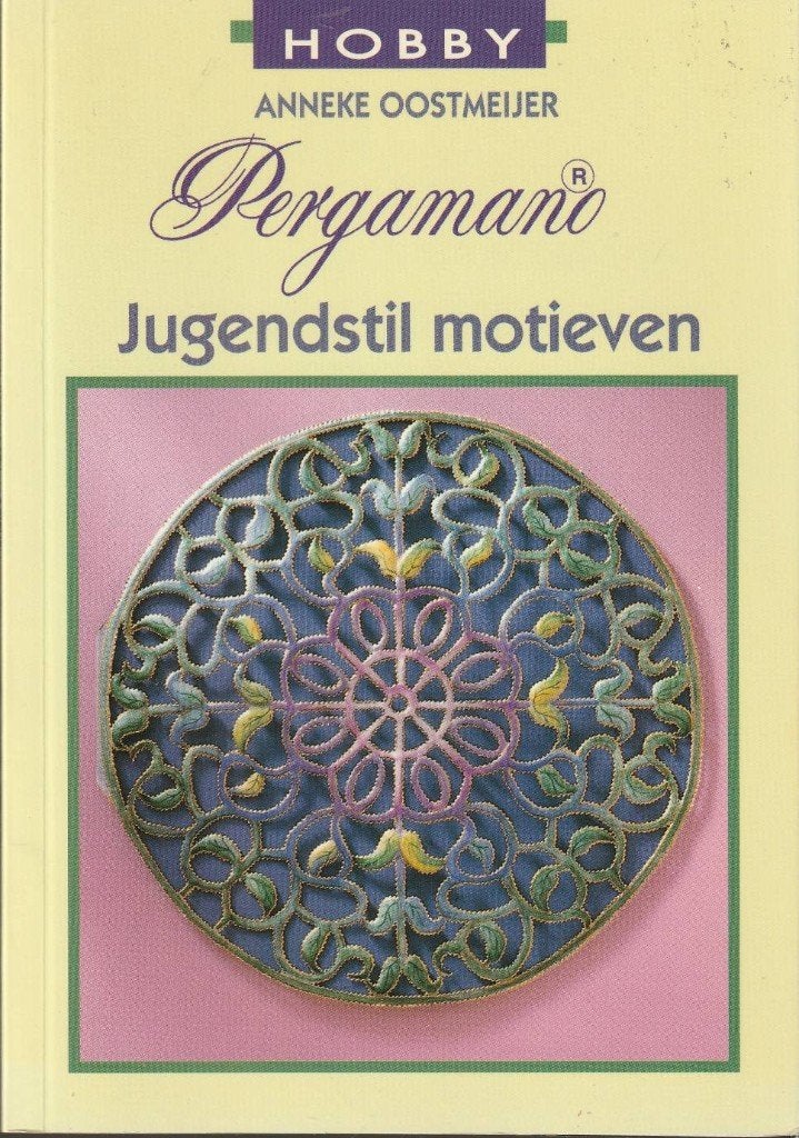 Pergamano Jugendstil Motieven - Anneke Oostmeijer, Ophalen of Verzenden, Zo goed als nieuw, Anneke Oostmeijer