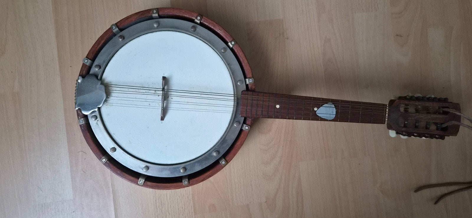 Banjo Ukelele, Ophalen