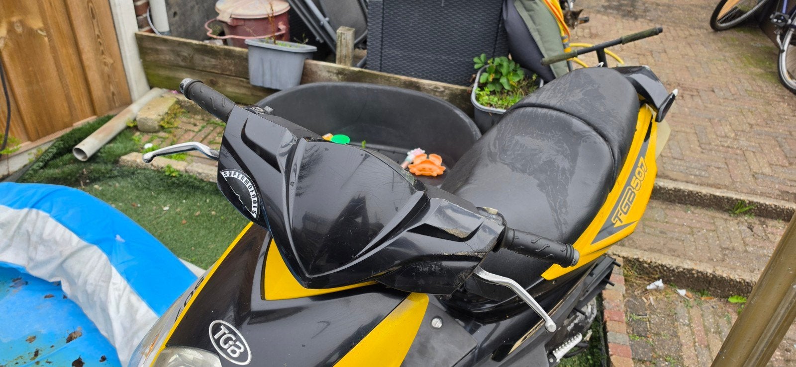 TGB 507 Scooter - Geel/Zwart - Opknapper, Fietsen en Brommers, Ophalen, Gebruikt, TGB