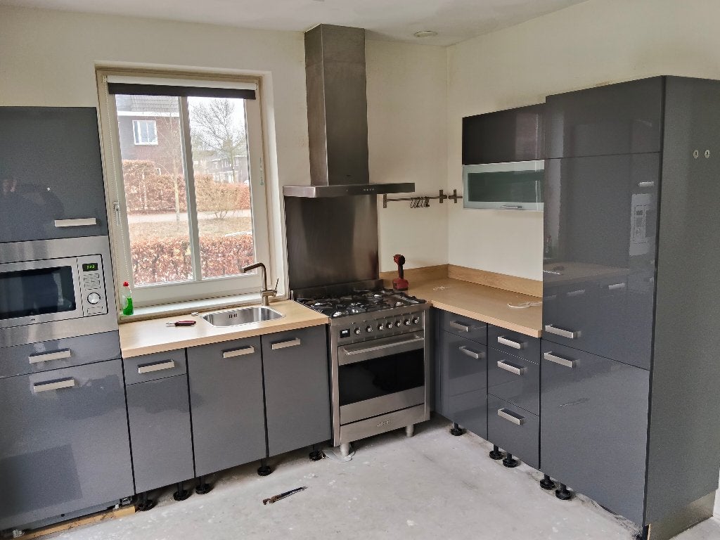 Keuken met SMEG fornuisoven, kk+vriezer, combimagnetron, Ophalen, Gebruikt, Hoekkeuken, Hoogglans of Gelakt
