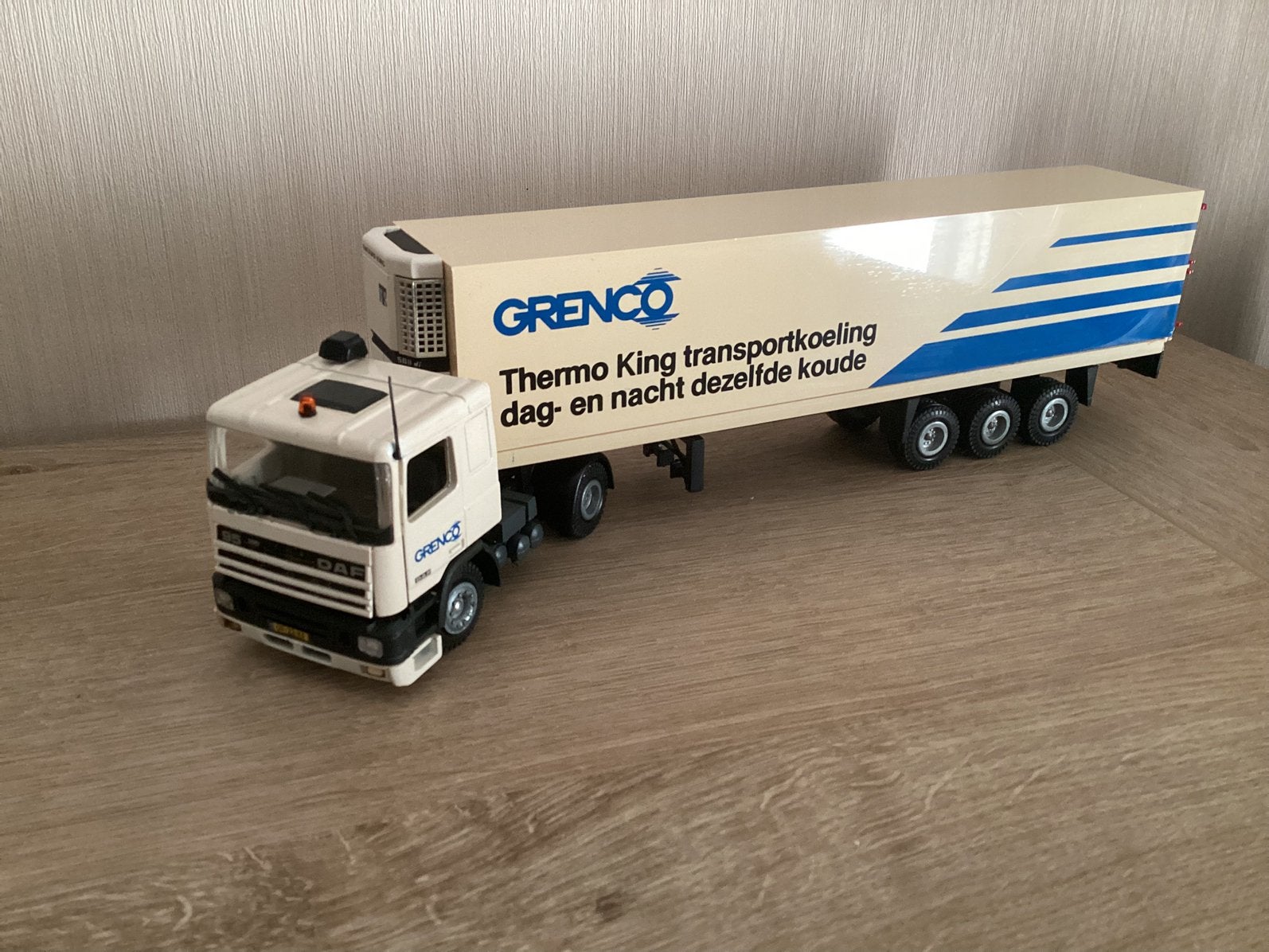 Nette DAF Kant cab Stuuras Antenne Zwaailamp Koeloplegger, Ophalen of Verzenden, Zo goed als nieuw, Bus of Vrachtwagen, Tekno