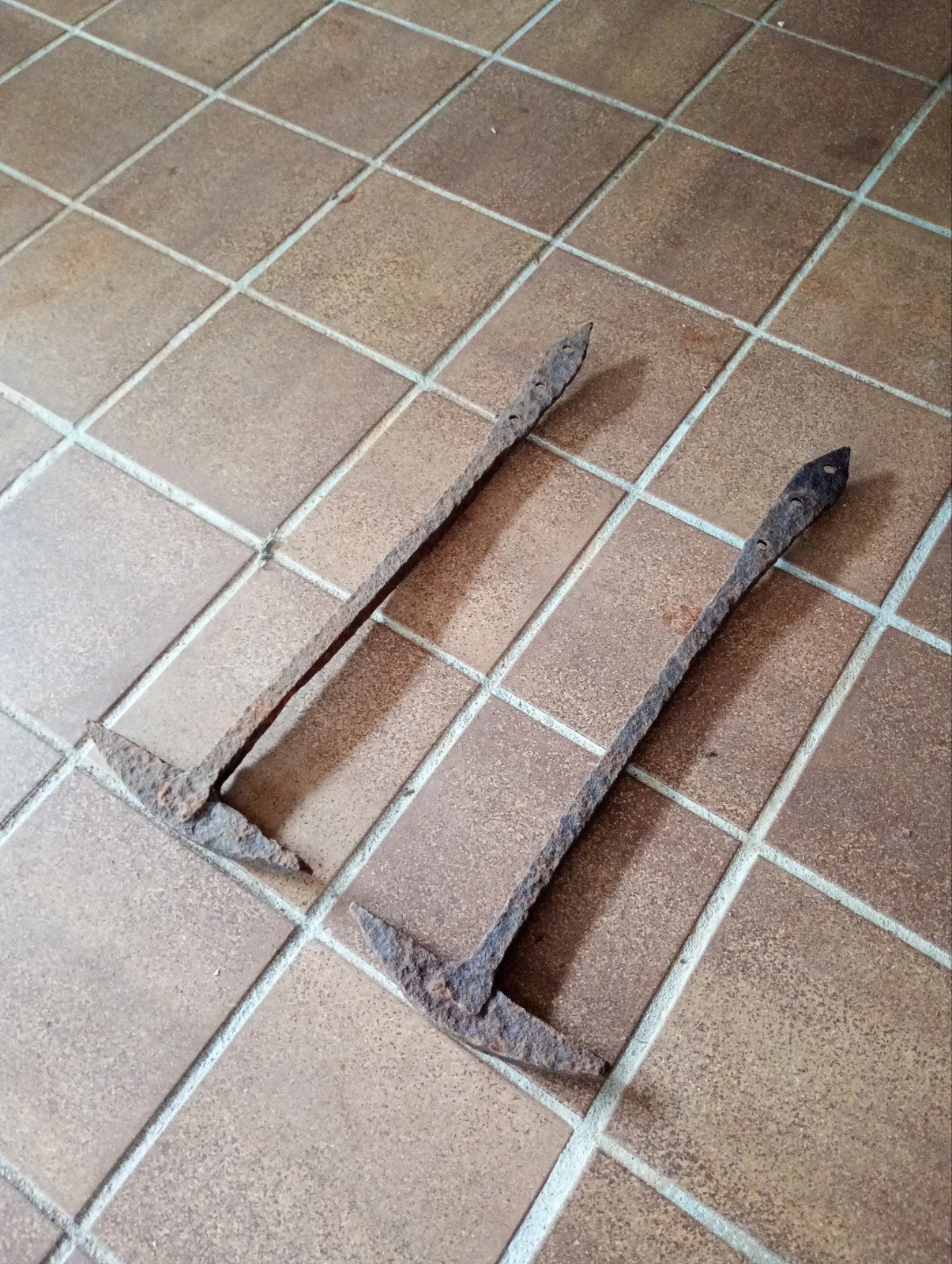 Handgesmede muurankers., Ophalen of Verzenden