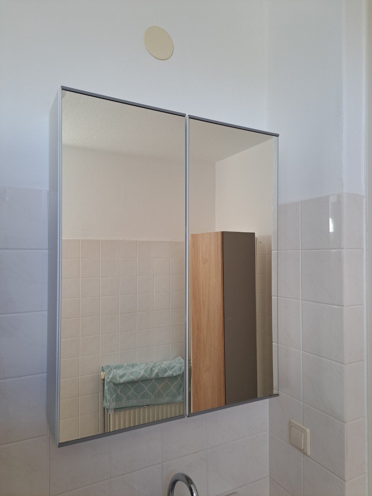 IKEA Spiegelkast Badkamer - Wit met 2 deuren, Ophalen, Gebruikt, Minder dan 100 cm