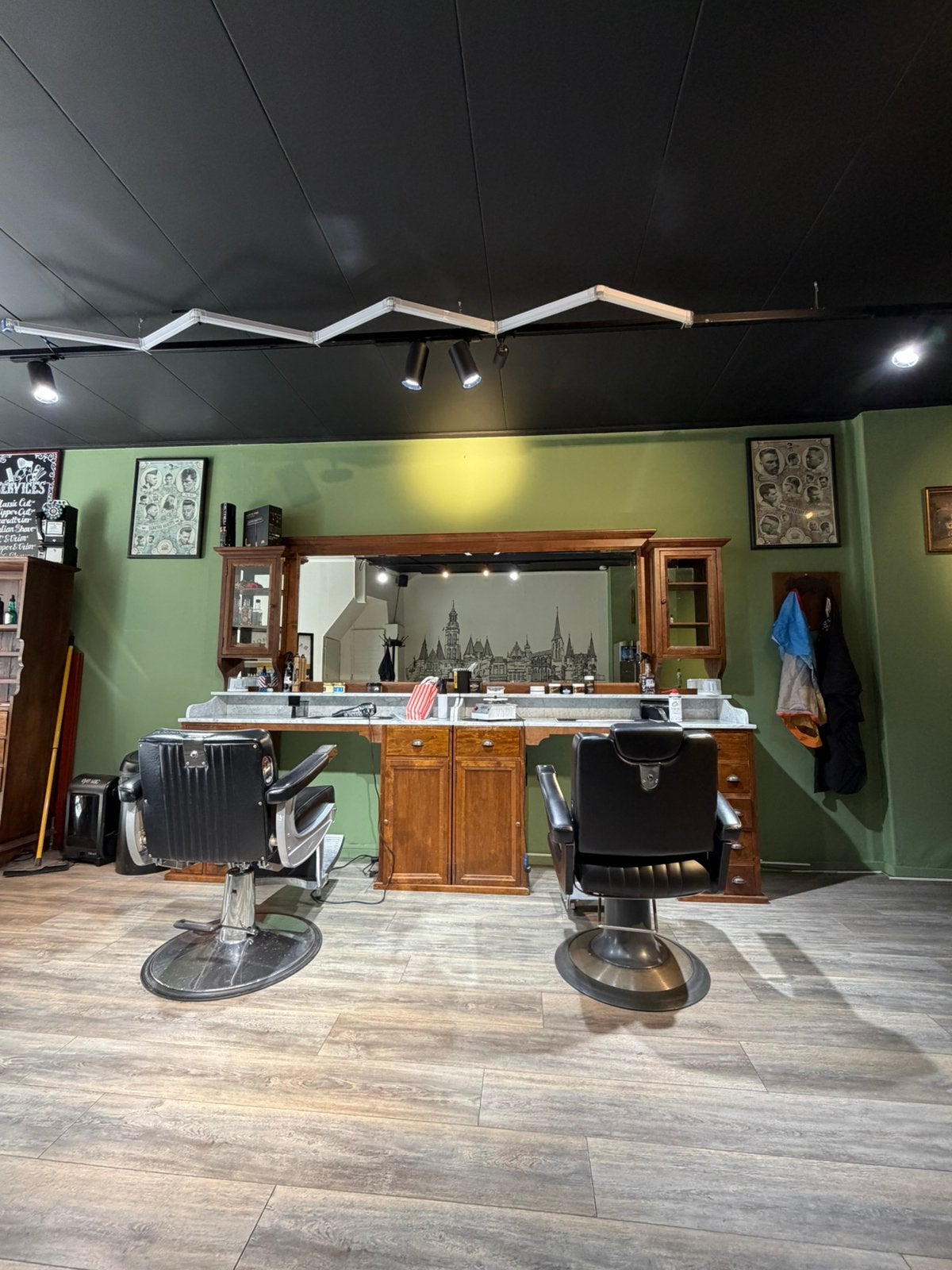 Complete Barbershop Inventaris - Marmeren Kniptafel & Meer, Huis en Inrichting, Banken | Bankstellen, Gebruikt, Minder dan 150 cm