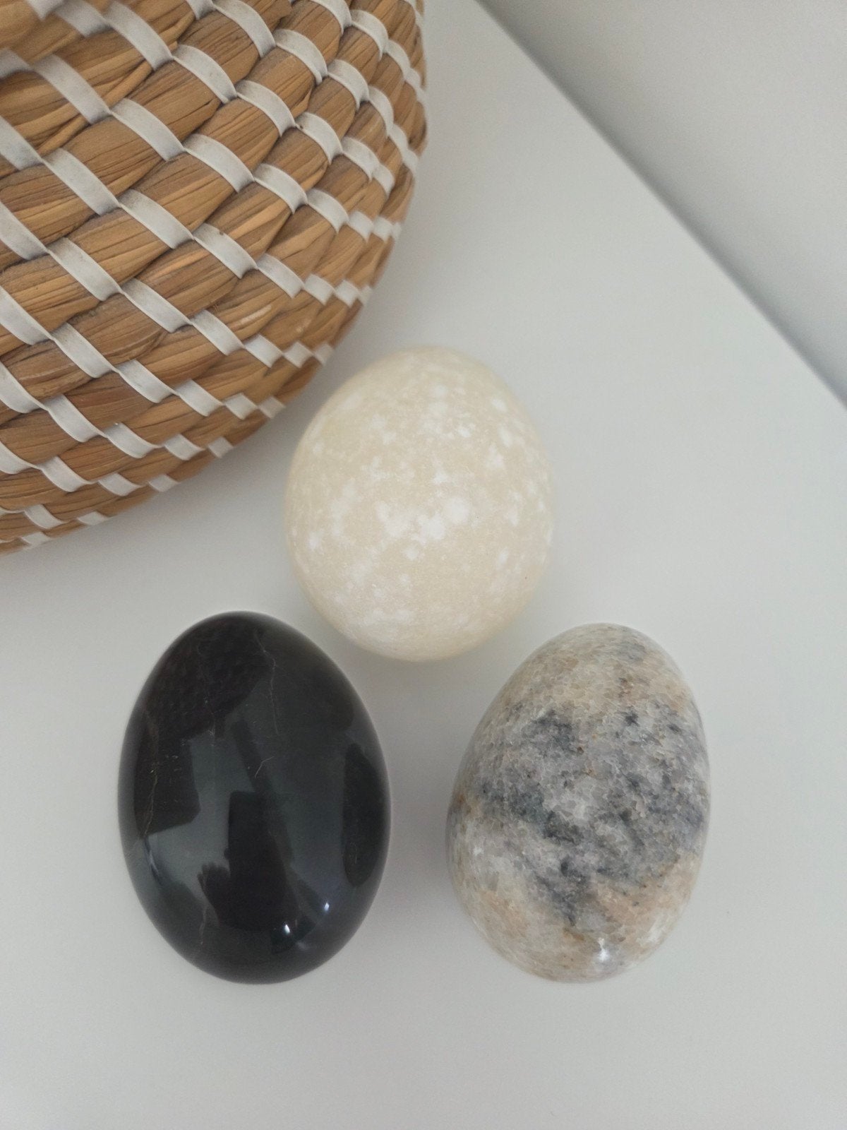 Set van 3 decoratieve stenen eieren (mineralen), Verzamelen, Mineralen en Fossielen, Ophalen of Verzenden, Mineraal