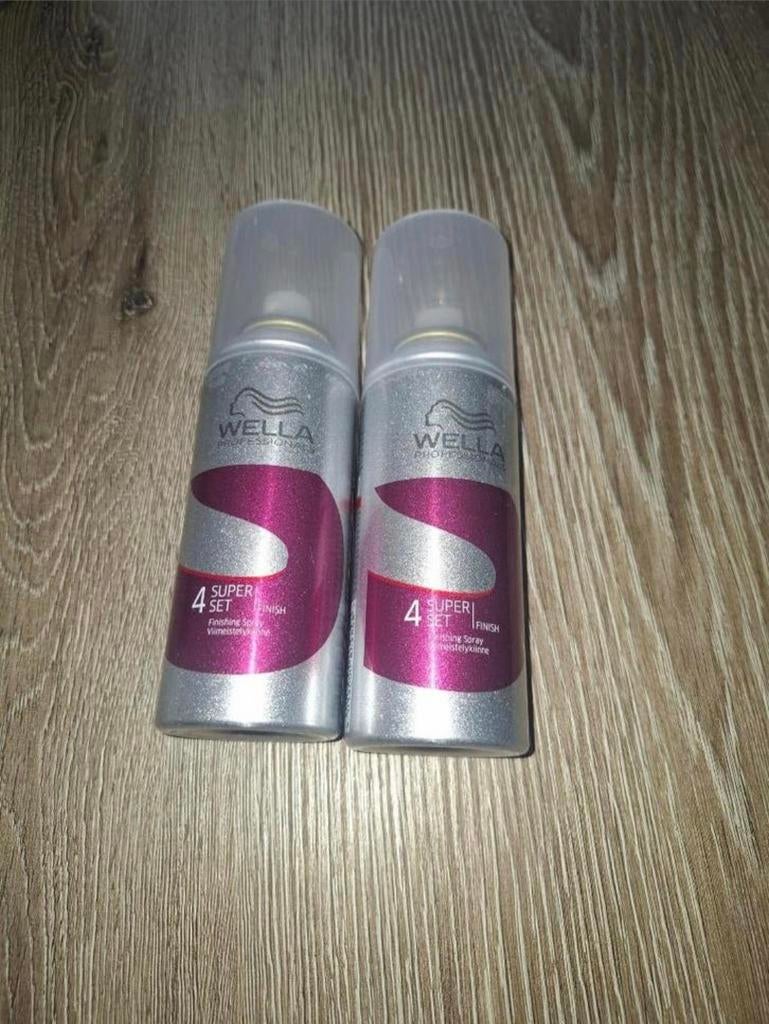 2 nieuwe bussen Wella Professional haarspray (advr 44), Ophalen of Verzenden, Nieuw, Gel, Wax, Haarlak of Mousse