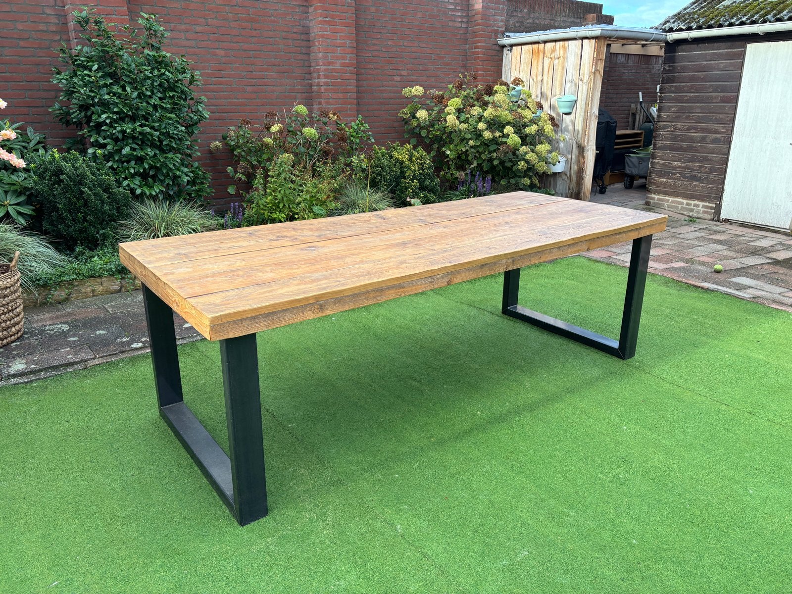 Tafel met metalen onderstel, 100 tot 150 cm, 200 cm of meer, Zo goed als nieuw, Vijf personen of meer