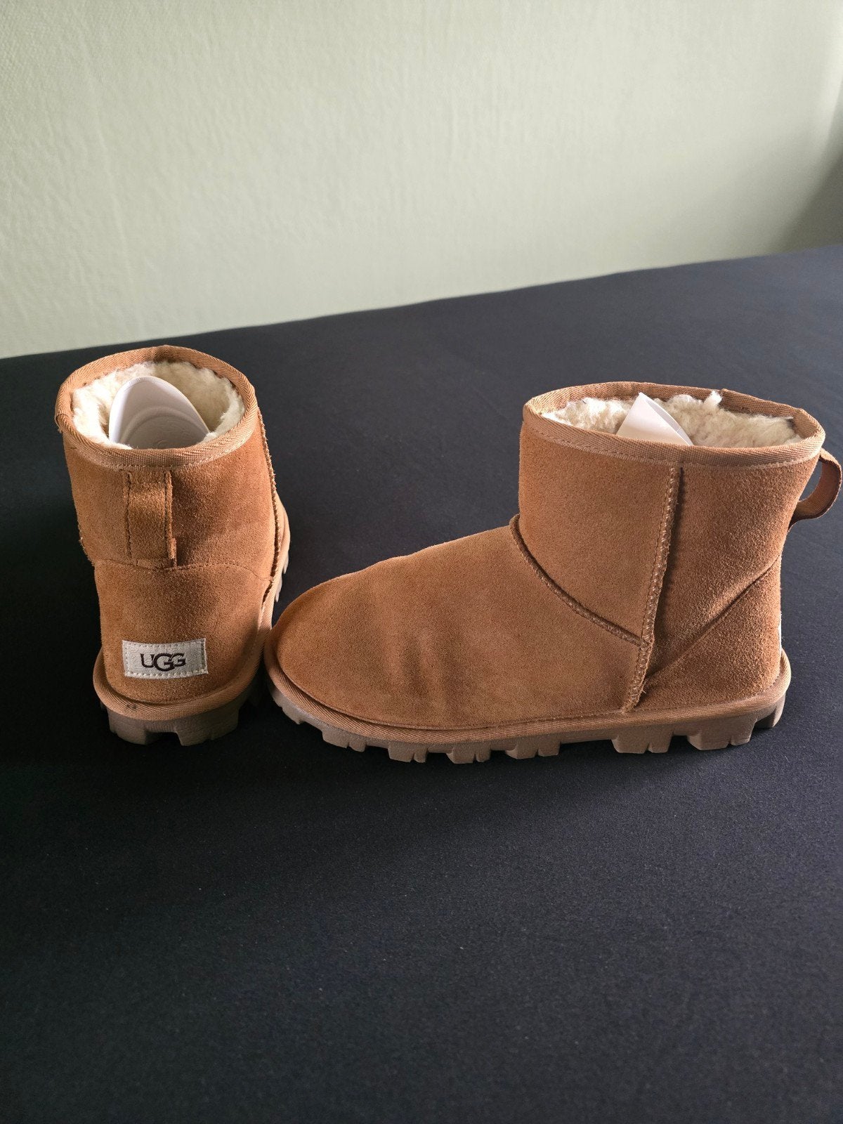 UGG Classic Mini Laarzen - nieuw in doos, Kleding | Dames, Schoenen, UGG, Bruin, Lage of Enkellaarzen, Ophalen of Verzenden