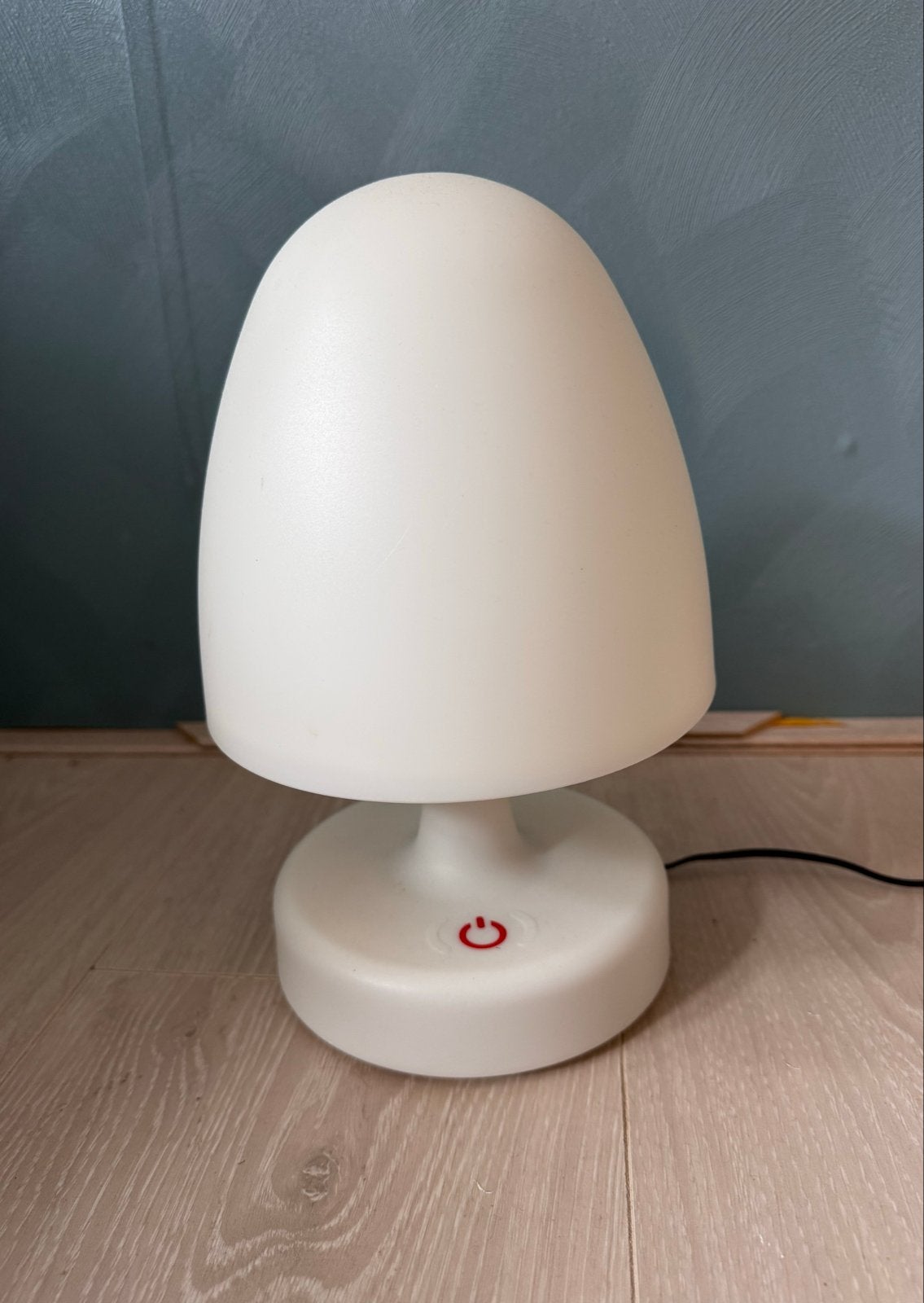 Trendy LED Tafellamp - Nachtlampje of Bureaulamp, Kunststof, Nachtlamp, Wit, Ophalen of Verzenden