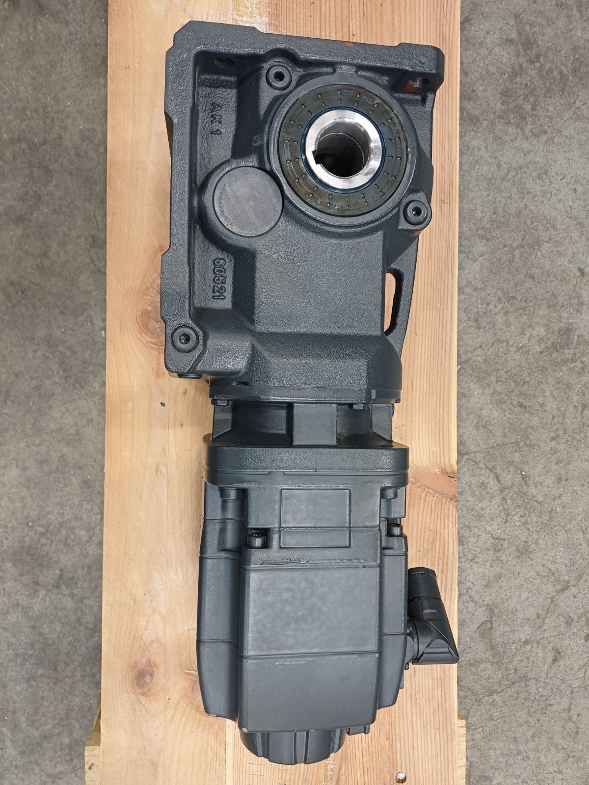 Servo motor inclusief overbrenging, Ophalen, Nieuw