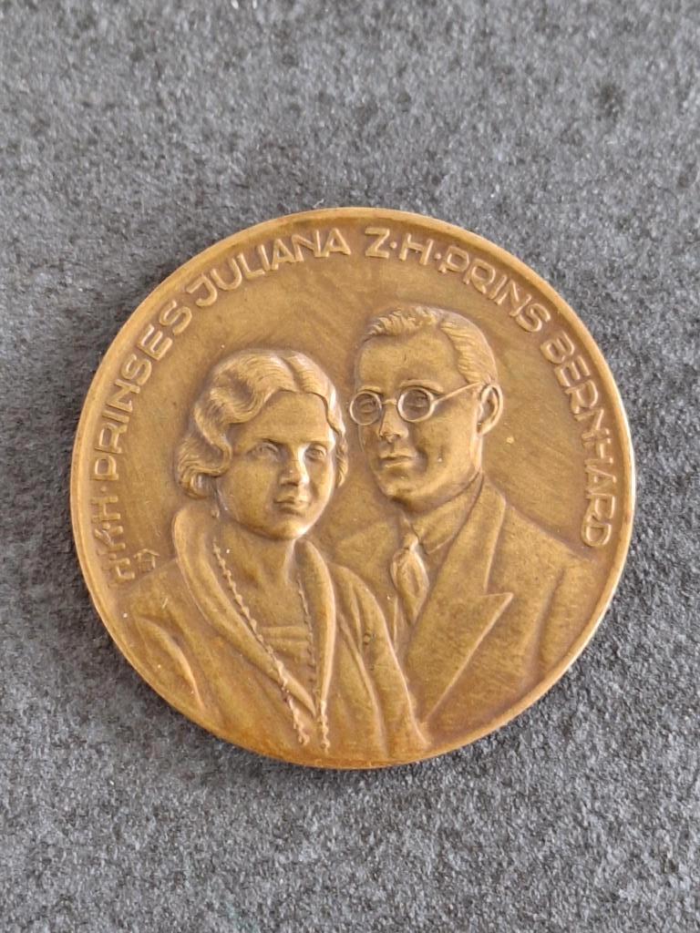 penning verloving Juliana en Bernhard 8 september 1936, Ophalen of Verzenden, Brons, Nederland