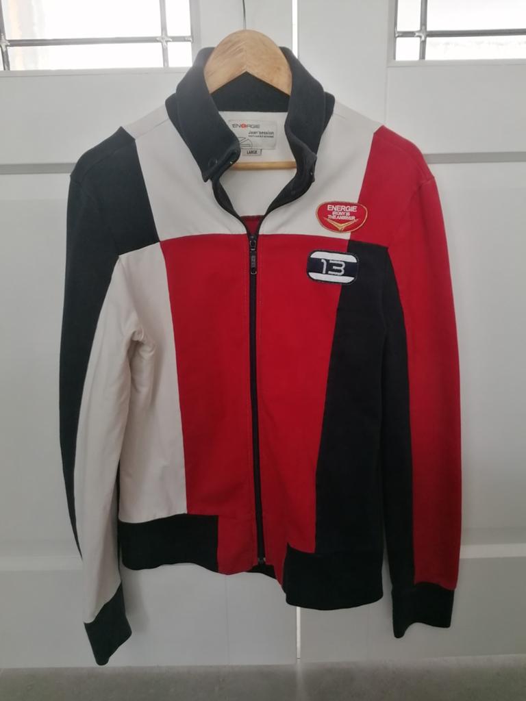 Energie Rood Wit Getailleerd Vest Maat M, Maat 38/40 (M), Energie, Ophalen of Verzenden, Gedragen