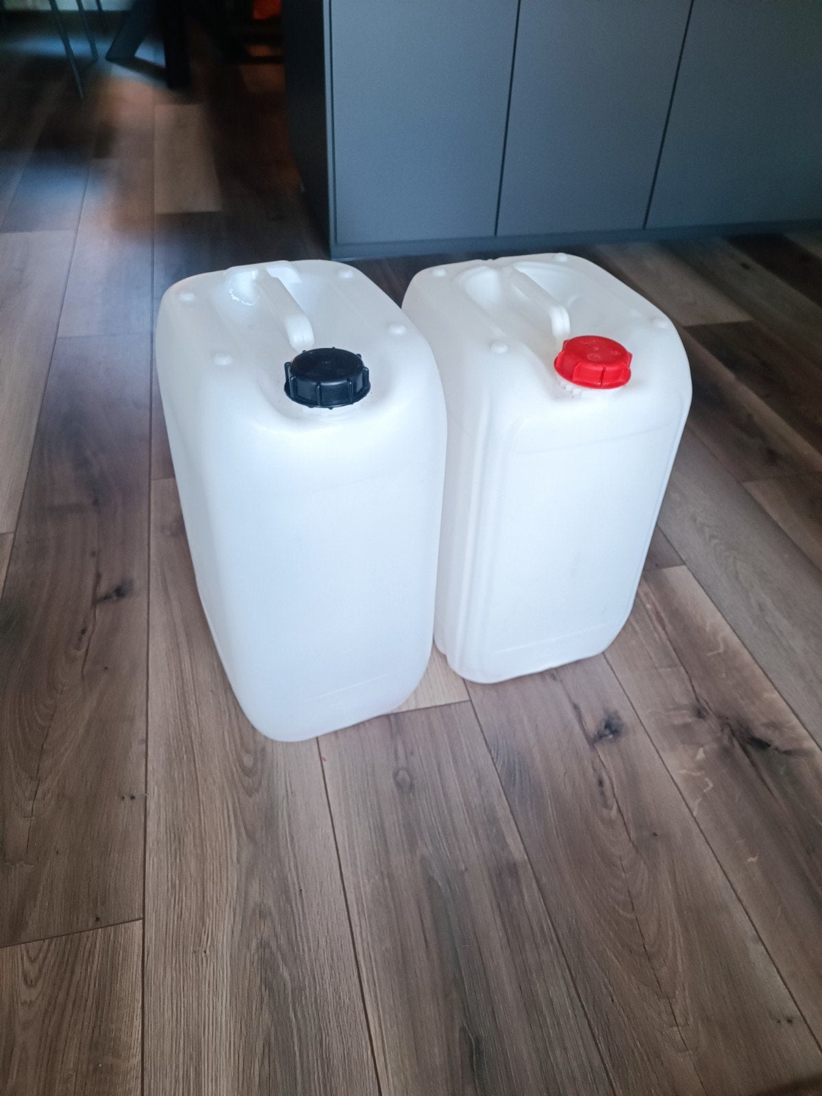 jerrycans, Minder dan 75 liter, Ophalen, Zo goed als nieuw