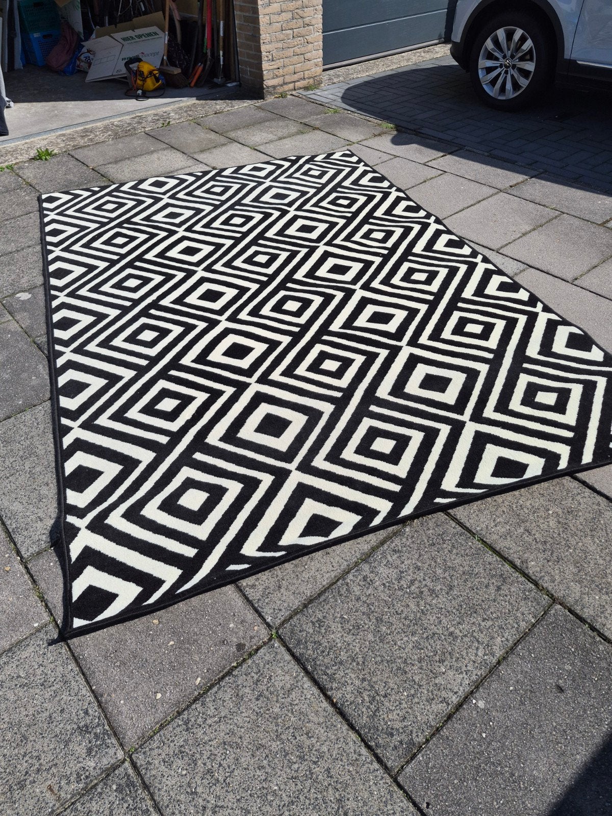 Vloerkleed zwart/wit grafisch, Ophalen, 200 cm of meer, Zo goed als nieuw, Zwart