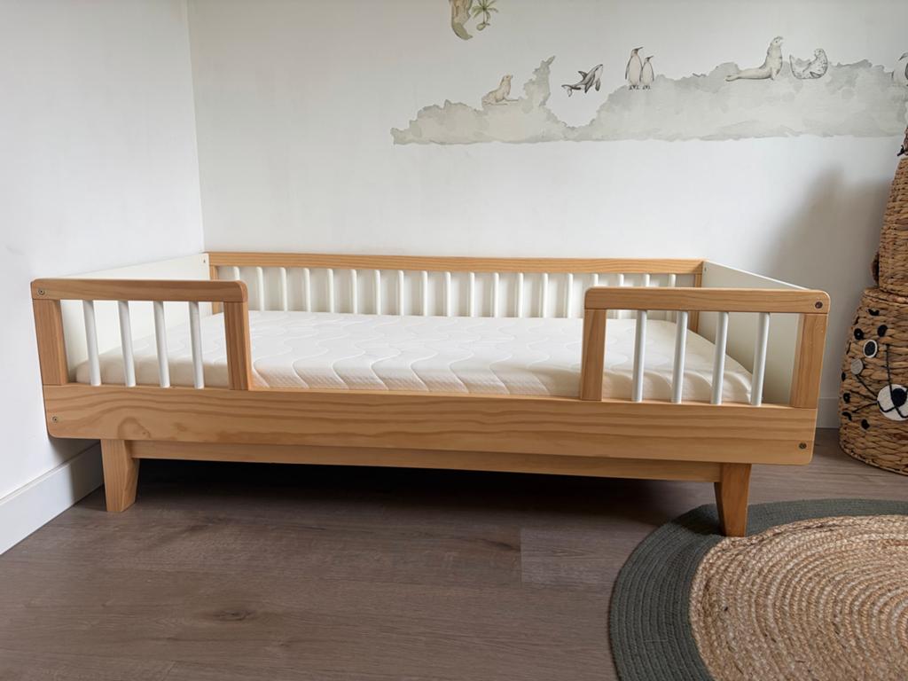 Petit Amelie peuterbed inclusief matrasje, Kinderen en Baby's, Kinderkamer | Bedden, Ophalen, 70 tot 85 cm, 140 tot 160 cm, Zo goed als nieuw