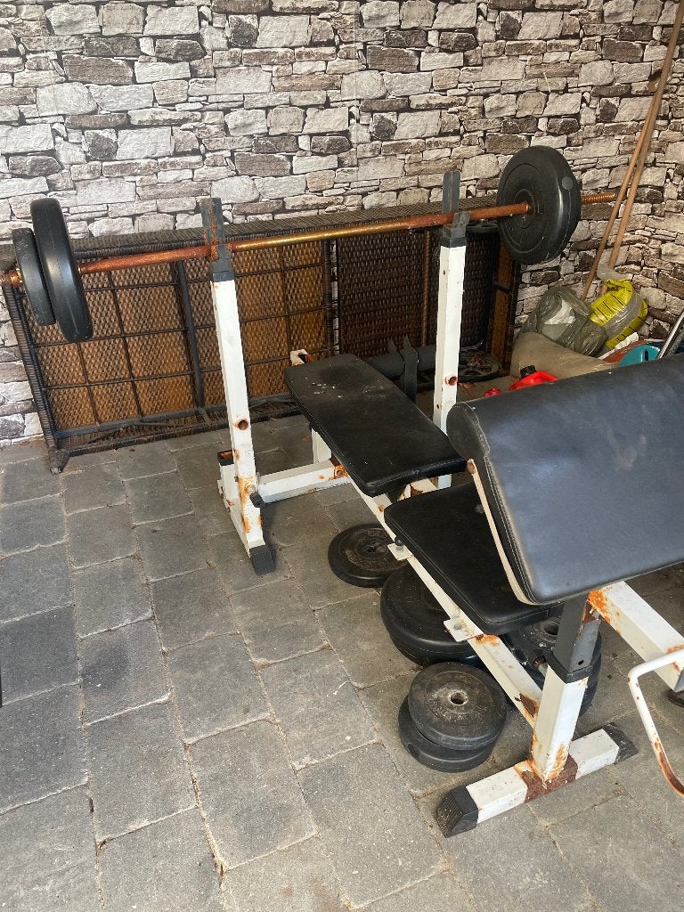 Halterbank met gewichten en halterstang, Ophalen of Verzenden, Gebruikt, Fitnessbank