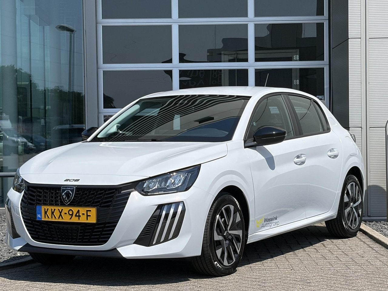Peugeot 208 1.2 Hybrid 110 e-DCS6 Business | Apple CarPlay e, Automaat, Gebruikt, 1199 cc, Bedrijf