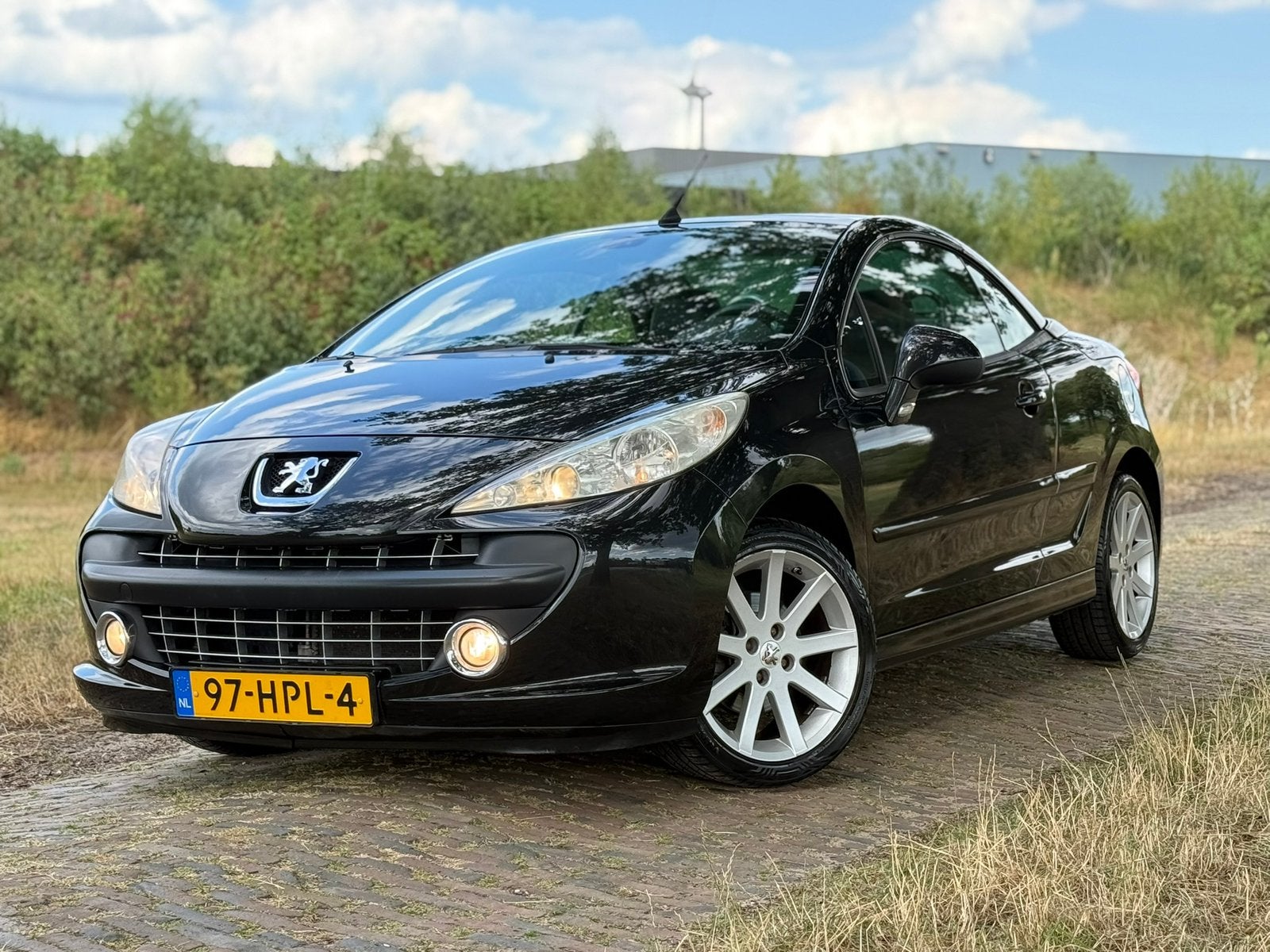 Peugeot 207CC 1.6 | NW. APK! | 96.000km NAP! | SUPER STAAT!, Voorwielaandrijving, 15 km/l, Zwart, 4 cilinders