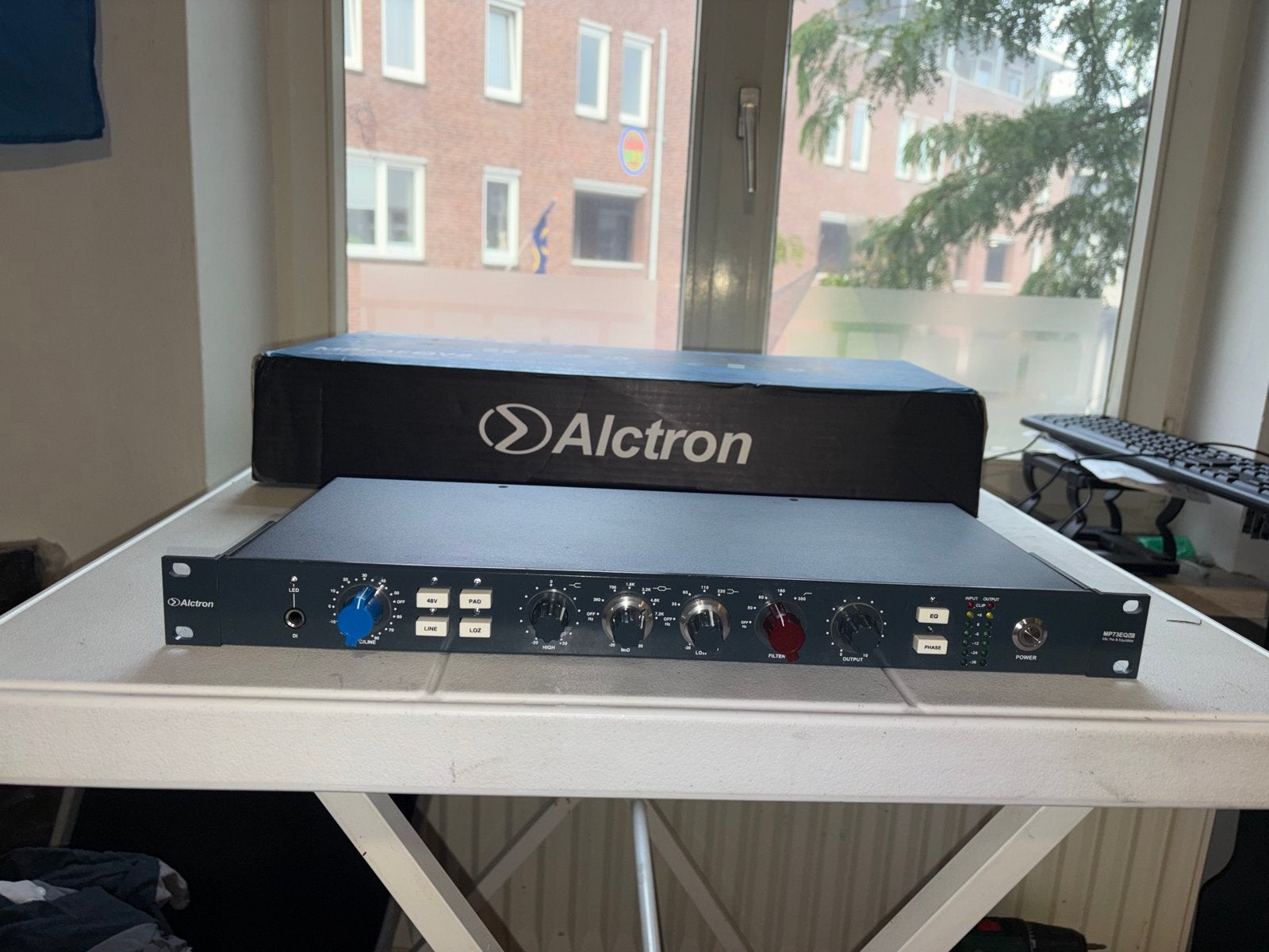 Alctron MP73EQV2 Microfoon Voorversterker & Equalizer, Muziek en Instrumenten, Ophalen of Verzenden, Zo goed als nieuw, Minder dan 5 kanalen