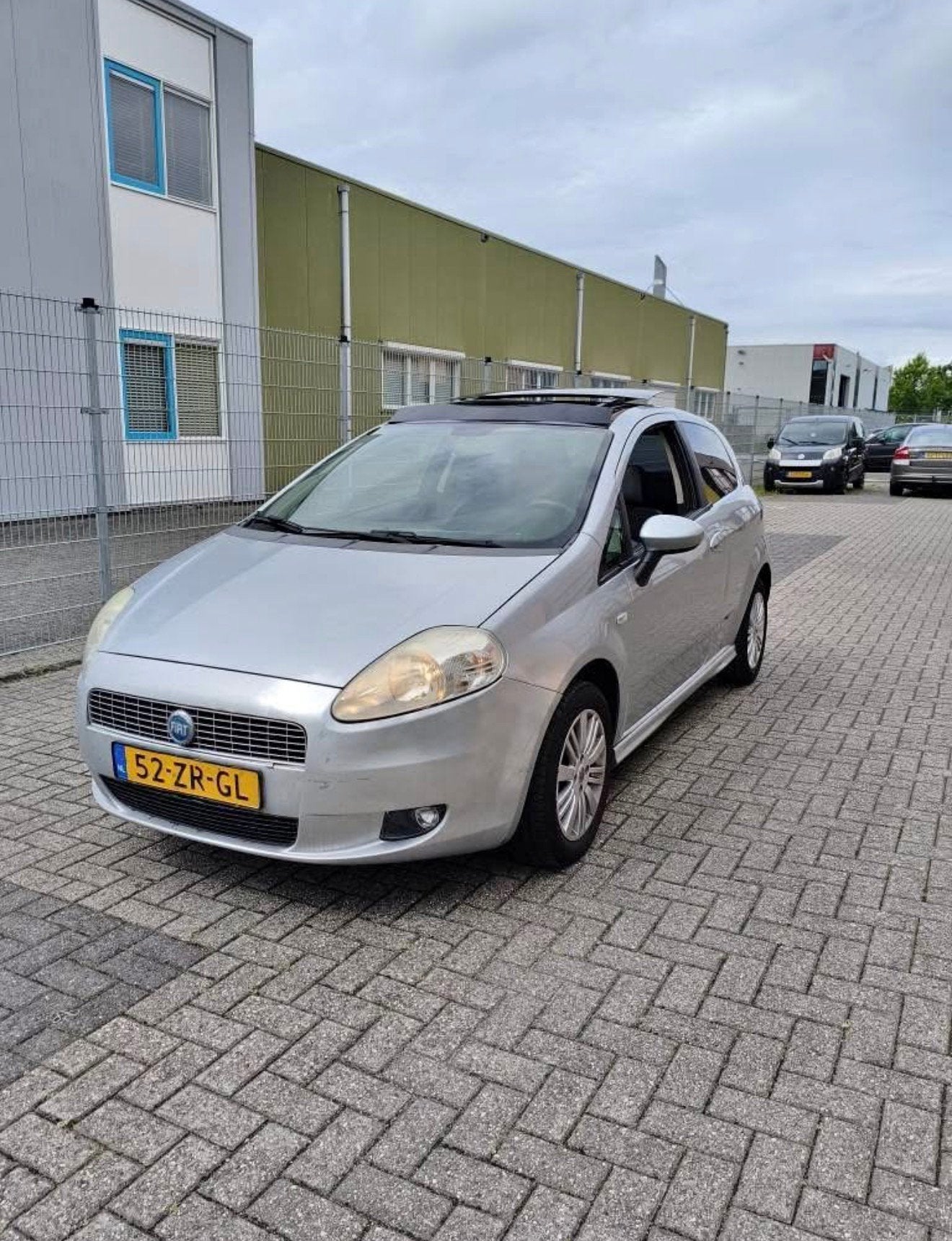 Fiat Punto 1.4 3DR 2008 Grijs GEEN APK / MEENEEMPRIJS, Auto's, Voorwielaandrijving, 40 €/maand, 4 cilinders, Origineel Nederlands