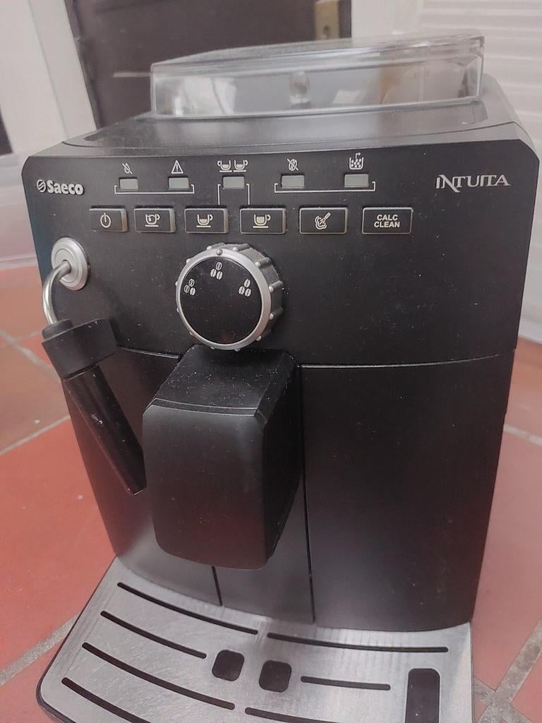 Saeco Intuita volautomatische espressomachine, Witgoed en Apparatuur, Koffiezetapparaten, Stoompijpje, Gebruikt, Espresso apparaat