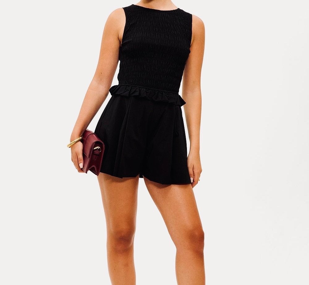 Zwarte Ribgebreide Playsuit met Strikceintuur NIEUW Loavies, Kleding | Dames, Jumpsuits, Ophalen of Verzenden, Nieuw, Maat 38/40 (M)