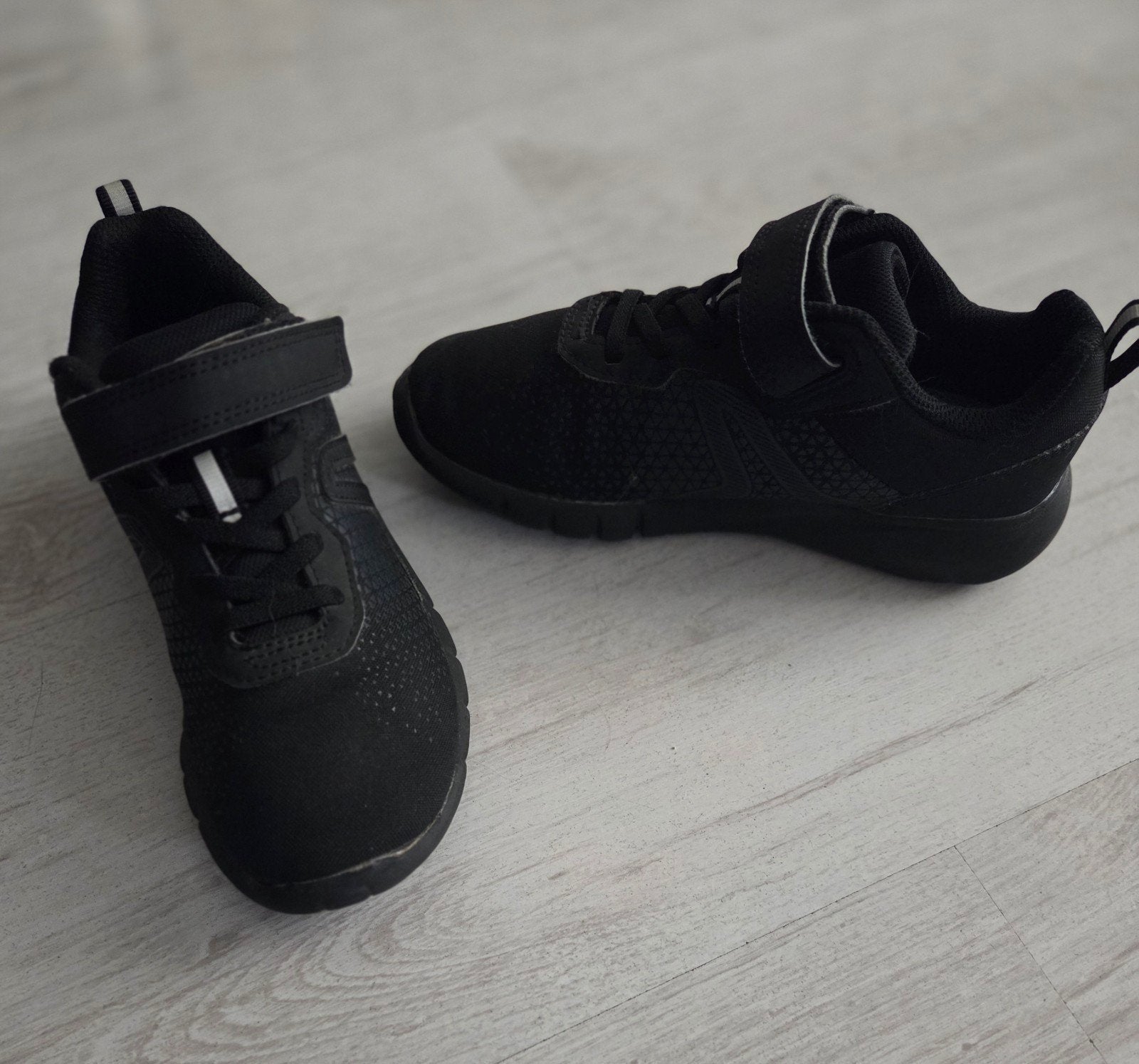 Decathlon Gymschoenen Maat 34 Zwart, Decathlon, Ophalen of Verzenden, Zo goed als nieuw, Jongen of Meisje