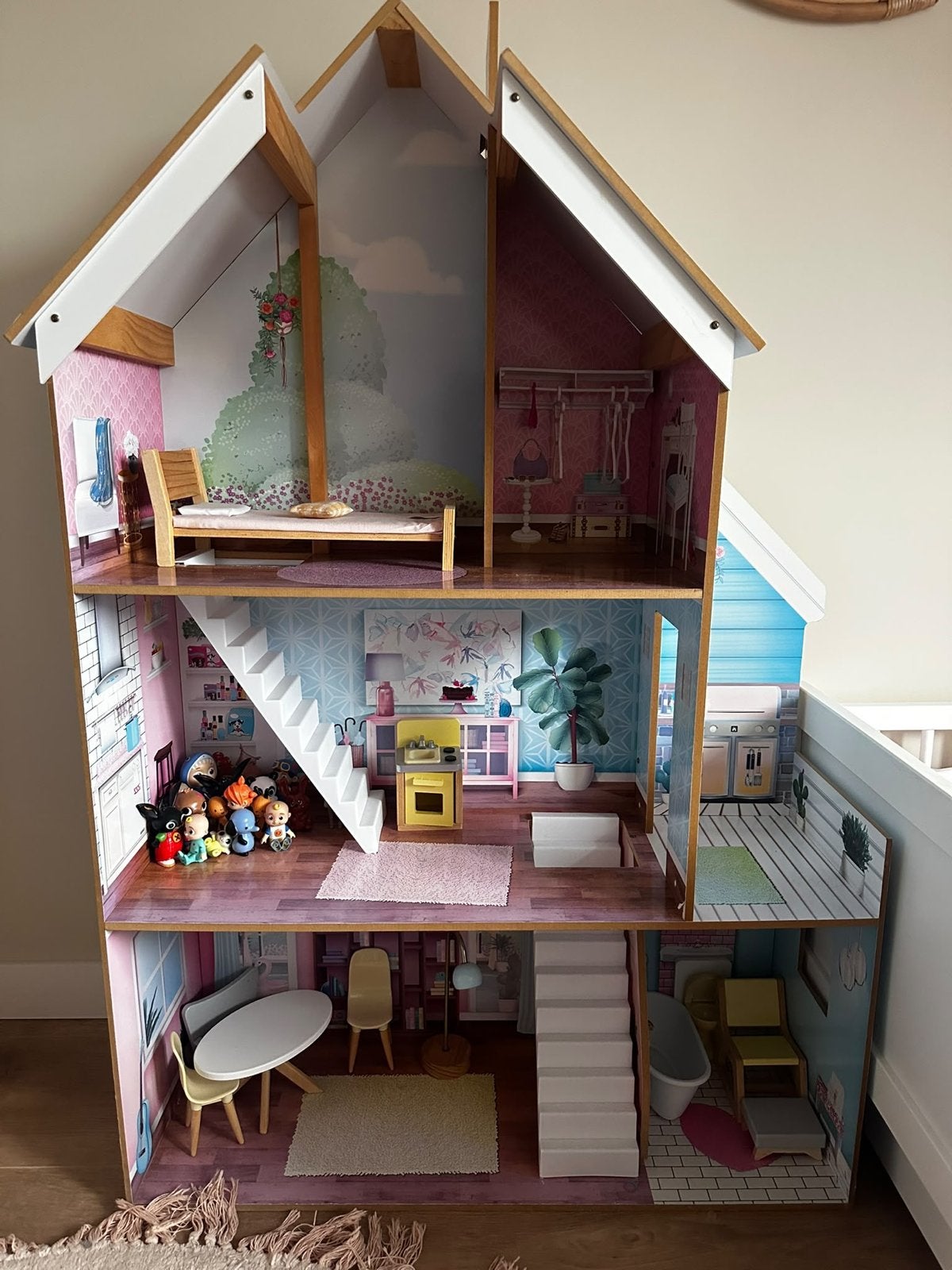 Groot en compleet houten poppenhuis met meubels, Ophalen, Gebruikt, Overige typen