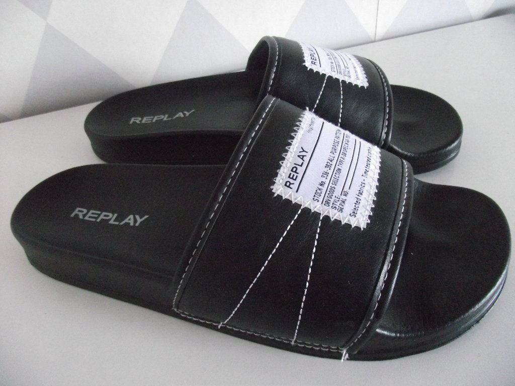 Nieuw zwart Replay slippers rubber Badslippers maat 44, Slippers, Zwart, Nieuw, Ophalen of Verzenden