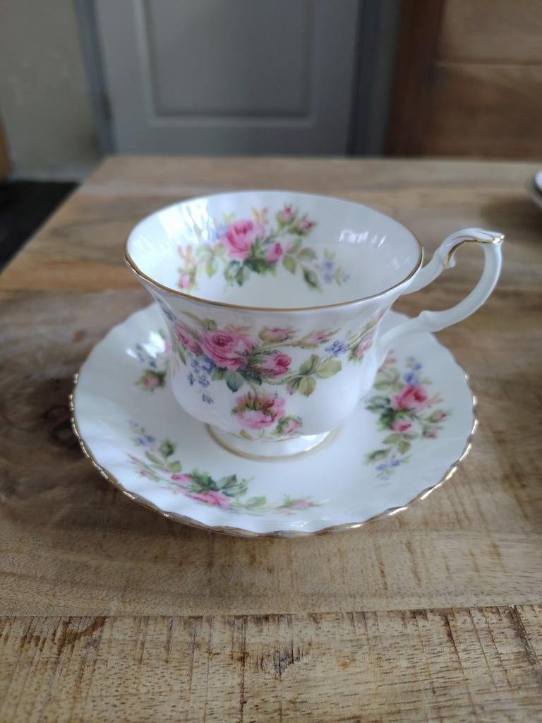 Vintage Royal Albert Old Country Roses theekop en schotel, Ophalen of Verzenden
