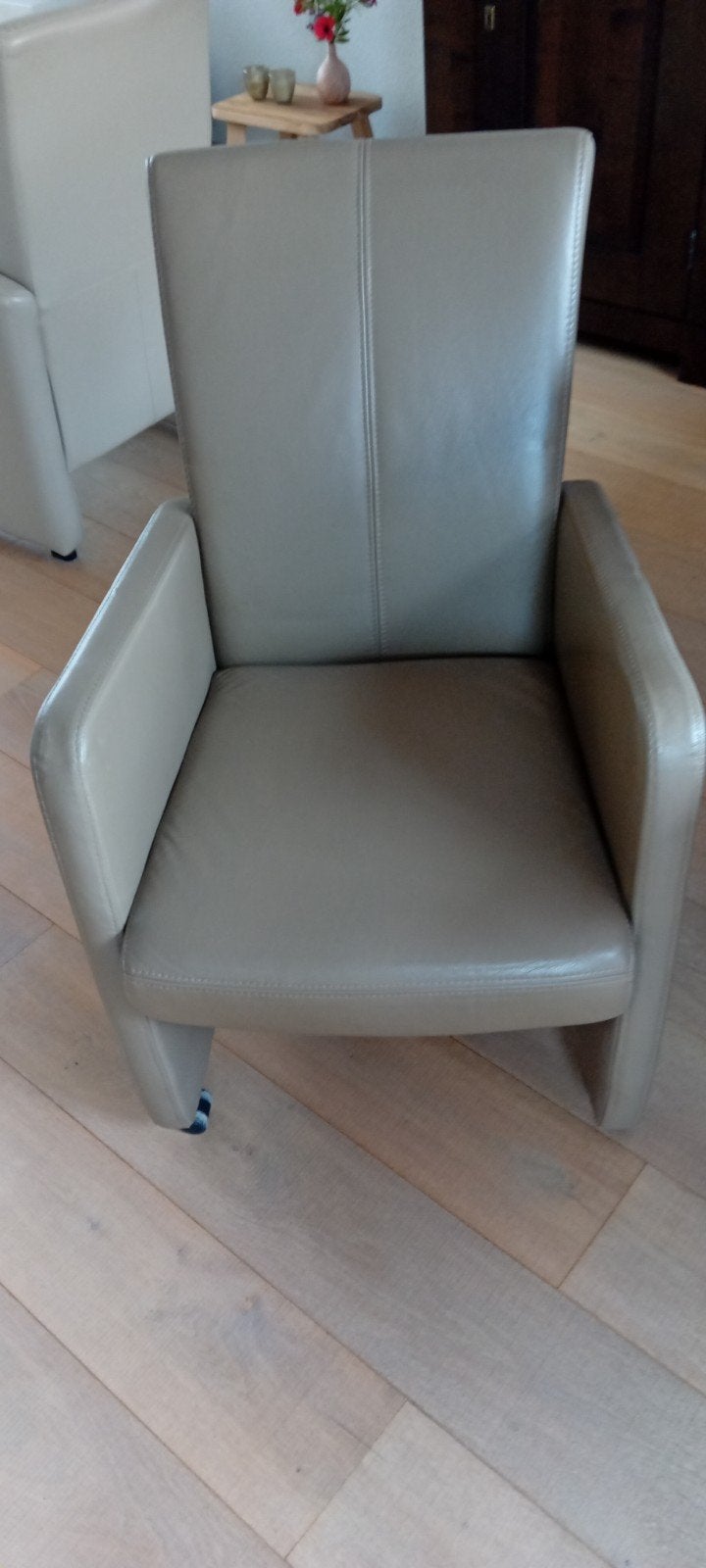 6 Comfortabele Lederen Eetkamerstoelen op Wieltjes, Huis en Inrichting, Stoelen, Ophalen, Zo goed als nieuw, Bruin, Vijf, Zes of meer stoelen