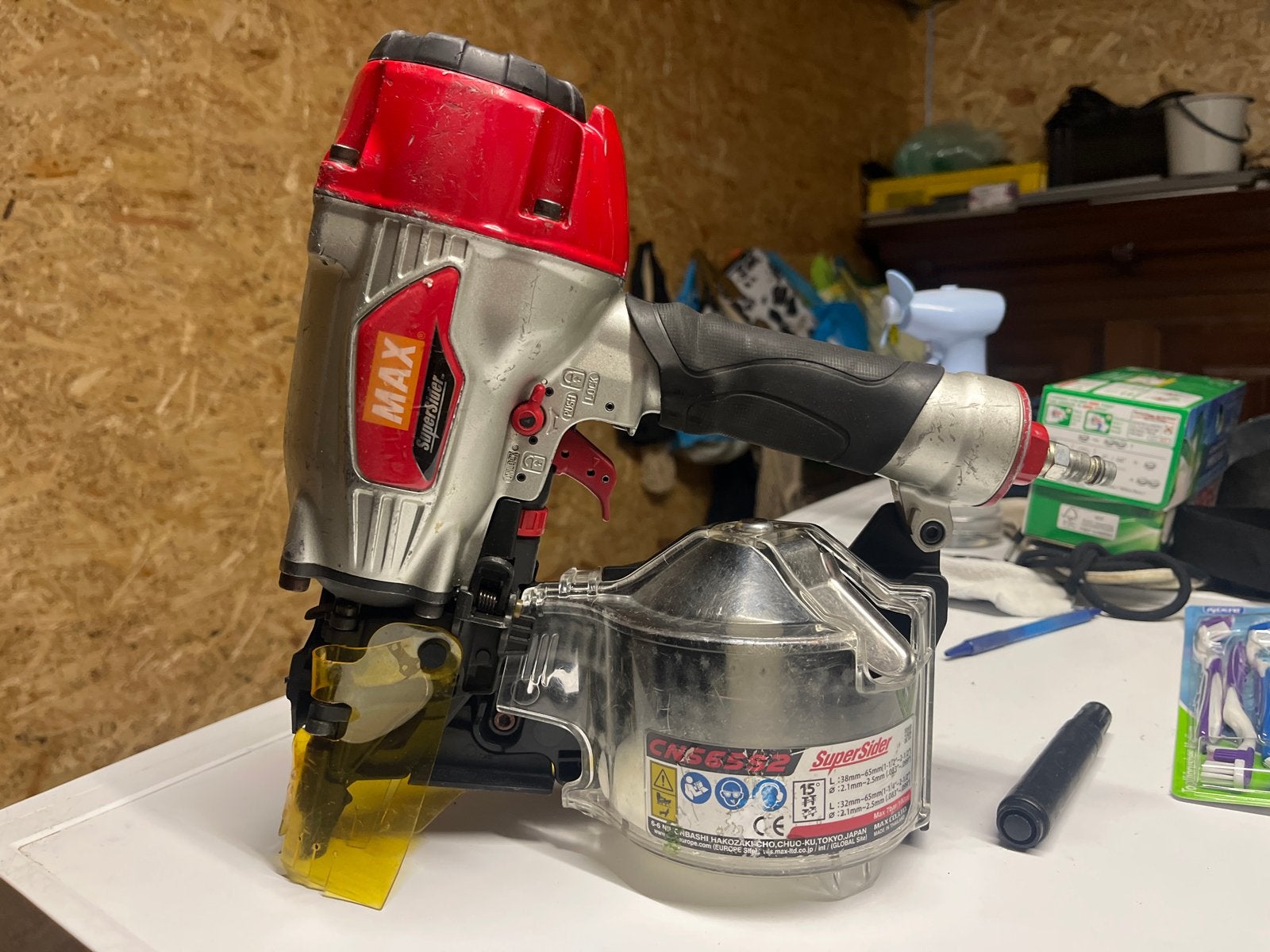 MAX SuperSider CN552S2 Pneumatische Coil Nageltacker, Ophalen of Verzenden, Gebruikt