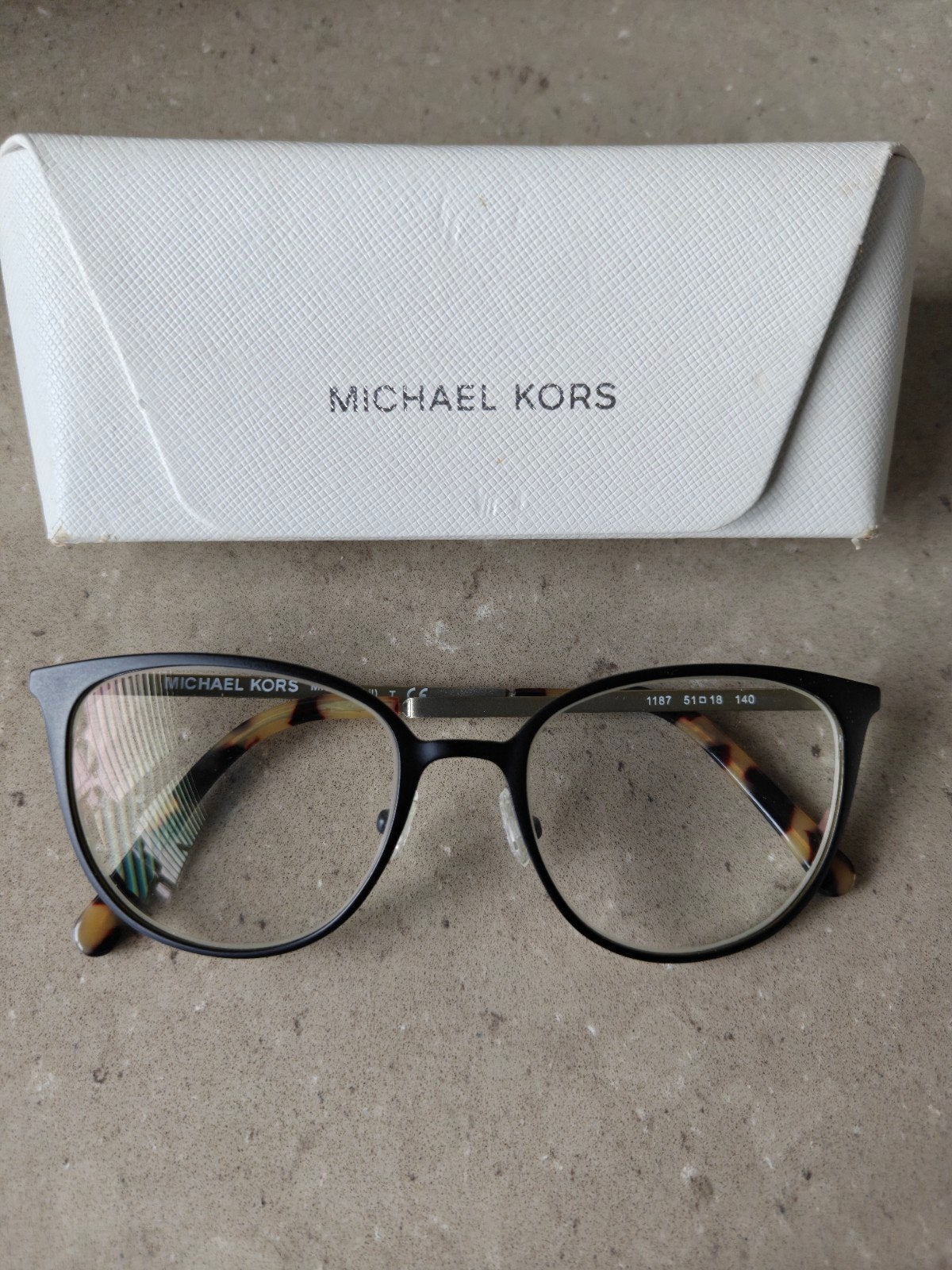 Michael Kors bril met etui - Zo goed als nieuw, Sieraden, Tassen en Uiterlijk, Overige merken, Zwart, Ophalen of Verzenden, Zo goed als nieuw