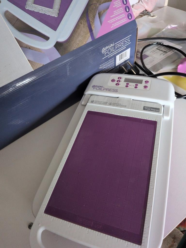 Geminie foil press machine crafters companion, Hobby en Vrije tijd, Kaarten | Zelf maken, Ophalen of Verzenden, Overige thema's