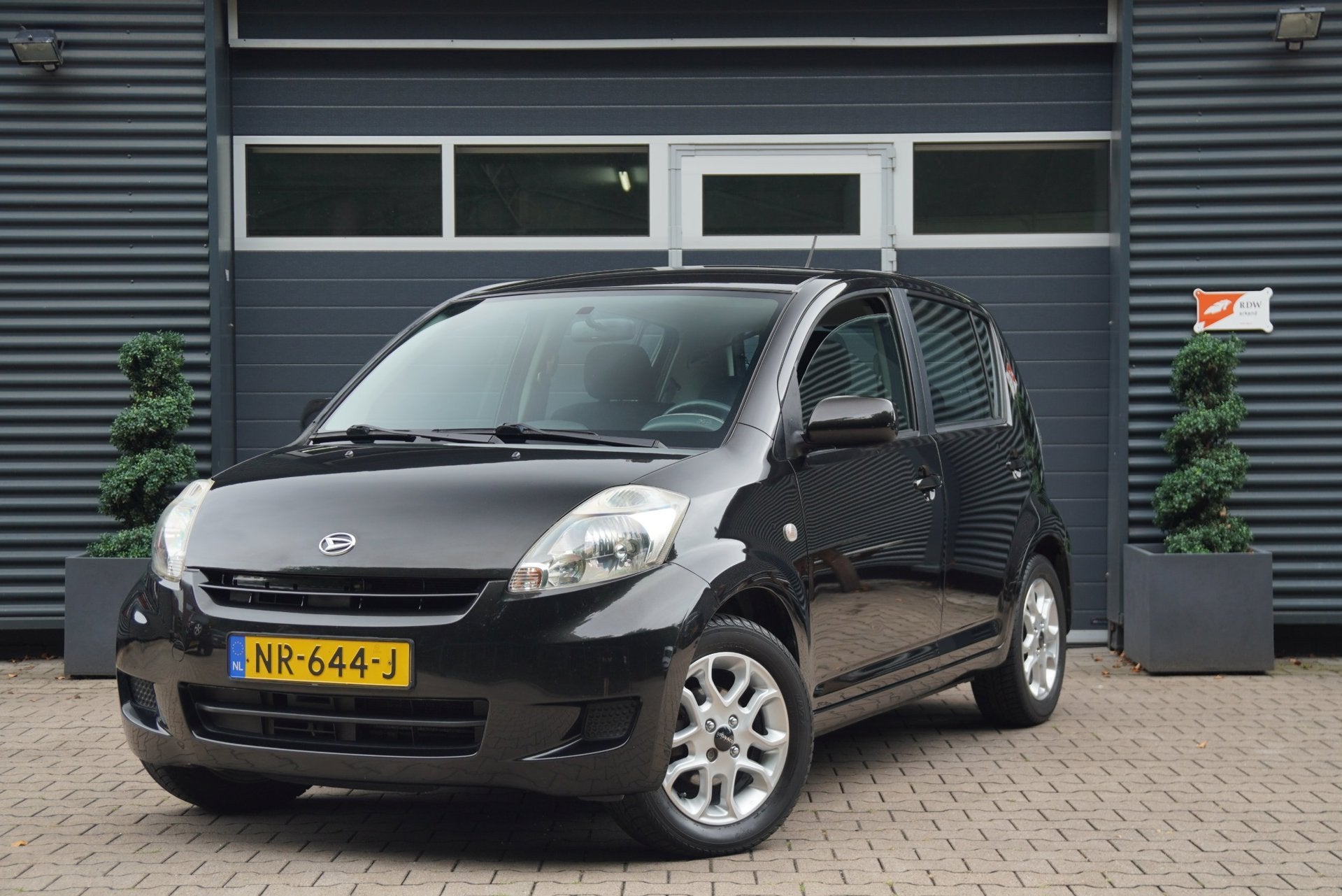 Daihatsu Sirion 2 1.3-16V Comfort AIRCO AUX LM VELGEN ELEKTR, Auto's, Daihatsu, Stof, Gebruikt, 4 cilinders, Zwart