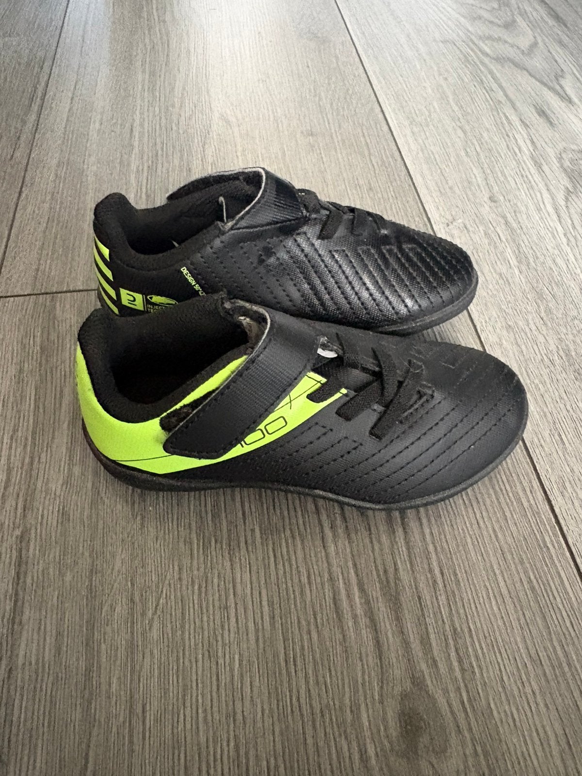 Voetbalschoenen maat 26, Maat XS of kleiner, Ophalen of Verzenden, Zo goed als nieuw, Schoenen