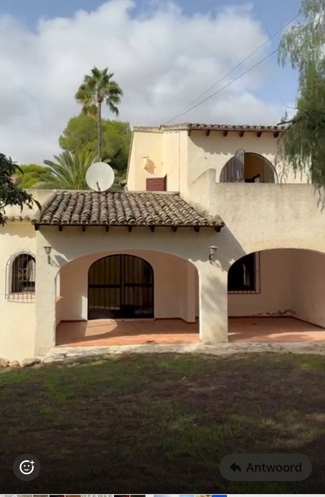Vrijstaande villa in Benissa te koop, renovatie project!!!, 162 m², Spanje, Woonhuis, Stad