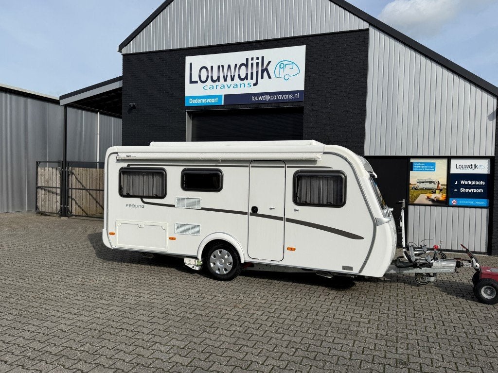 ERIBA Feeling 425 ’20 (Mover, Vastbed, Hefdak), Caravans en Kamperen, Vast bed, Bedrijf, Treinzit, 750 - 1000 kg