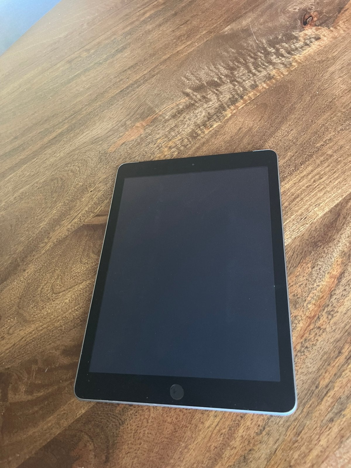 iPad (5e generatie) Wi-Fi + Cellular uit 2017, 32 GB, Apple iPad, Zo goed als nieuw, Grijs
