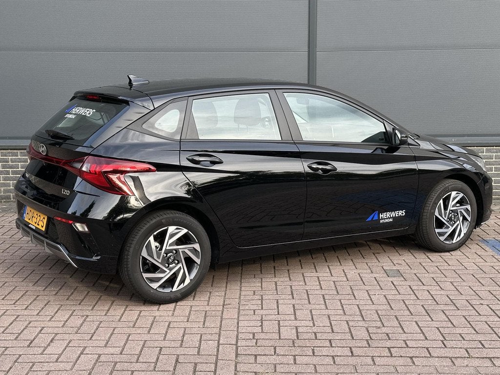 Hyundai i20 1.0 T-GDI Comfort / Navigatie / Cruise / Elektri, Auto's, Voorwielaandrijving, Euro 6, Zwart, Origineel Nederlands