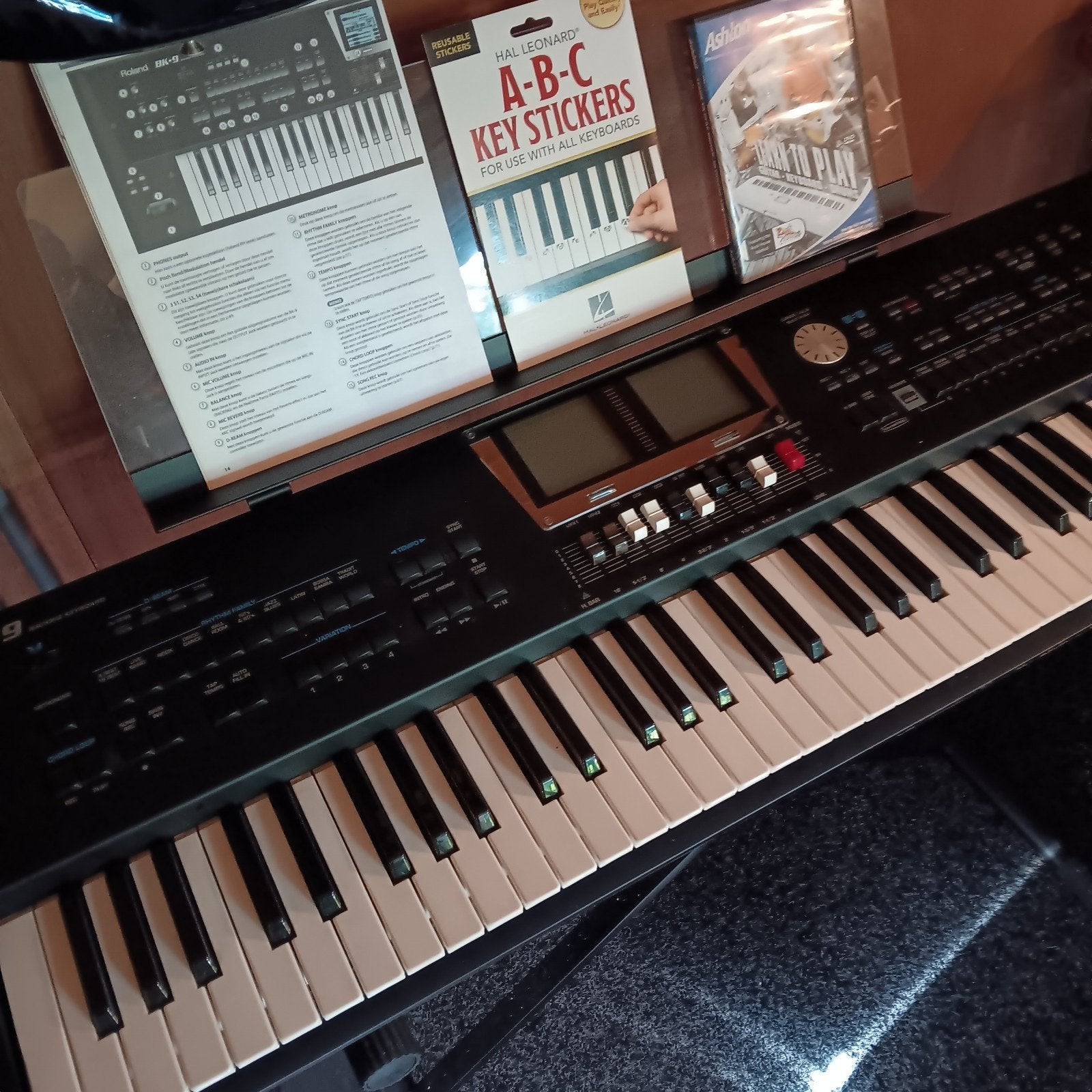 Roland BK9 arranger 76 toetsen, Muziek en Instrumenten, Roland, Ophalen of Verzenden, Zo goed als nieuw, Midi-aansluiting
